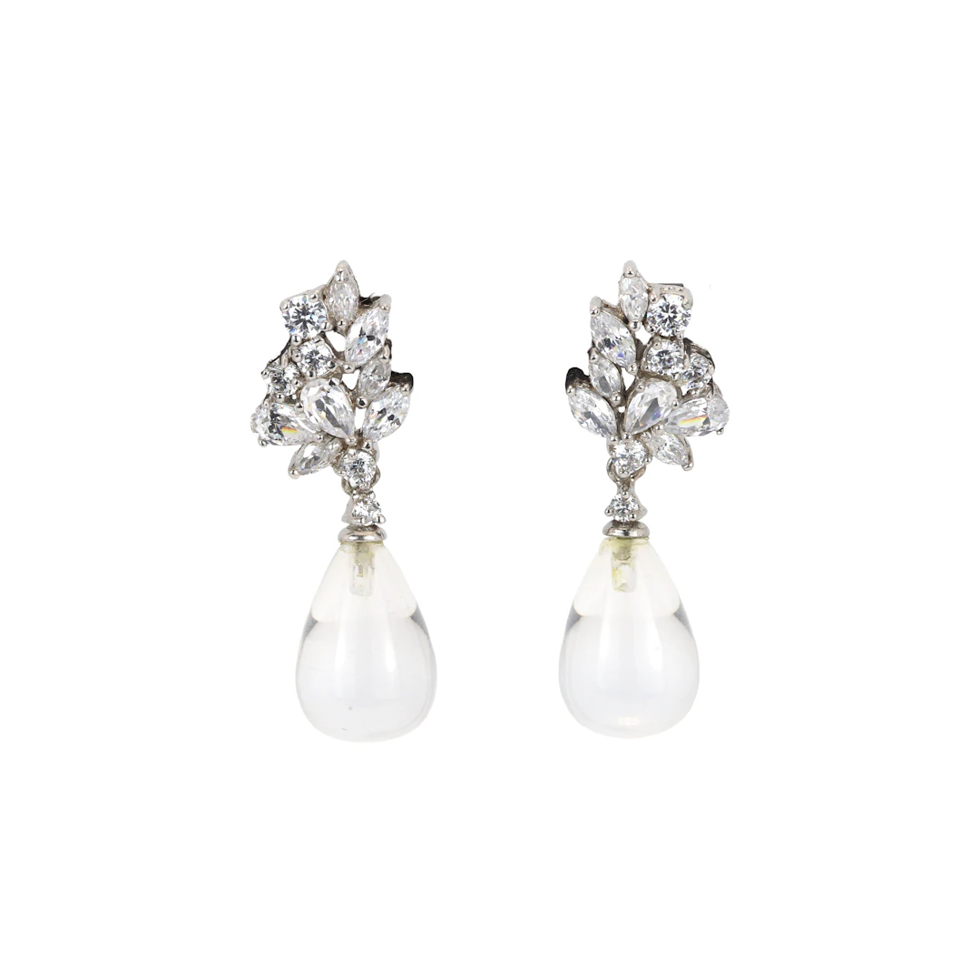 SILVER DROP EARRINGS.
