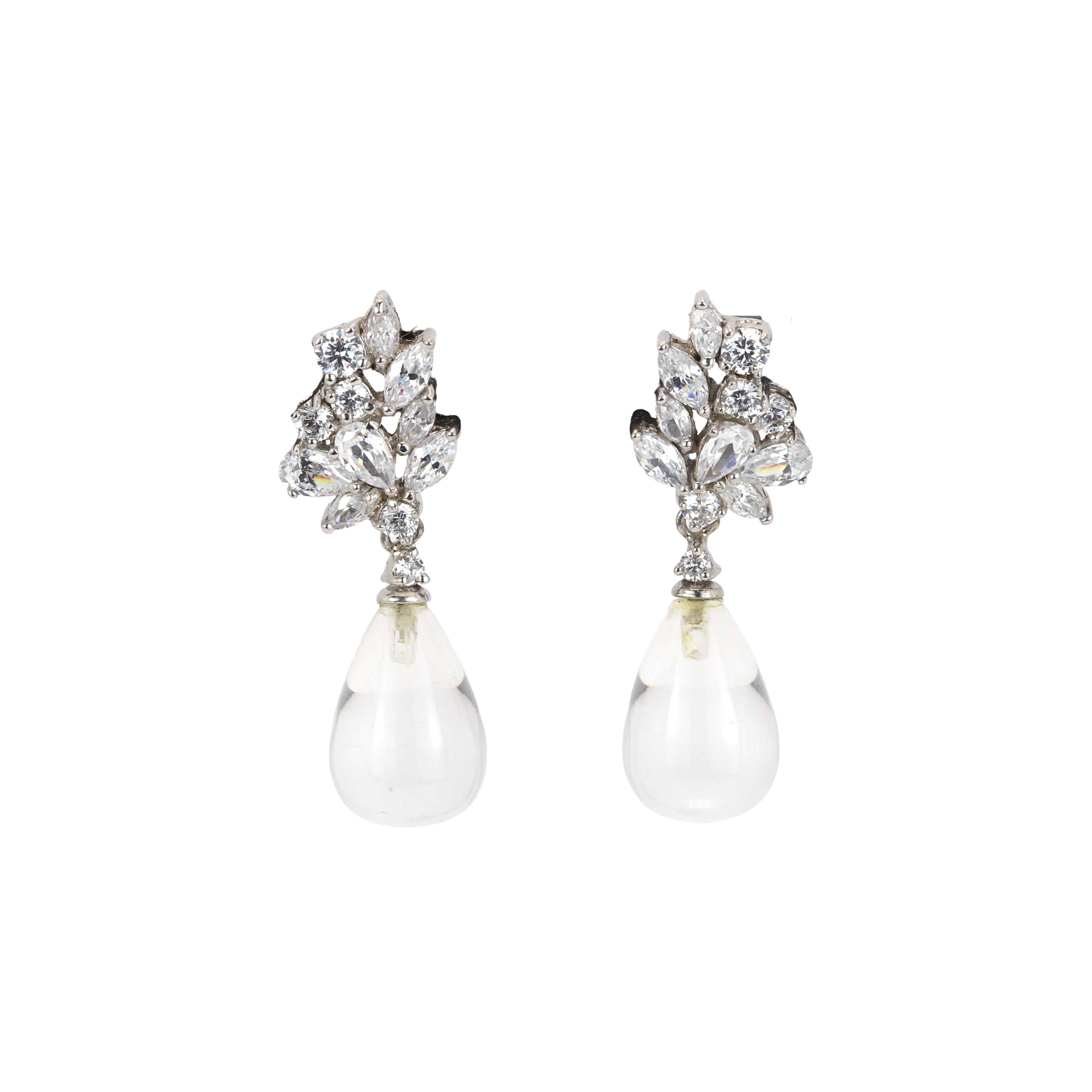 SILVER DROP EARRINGS.