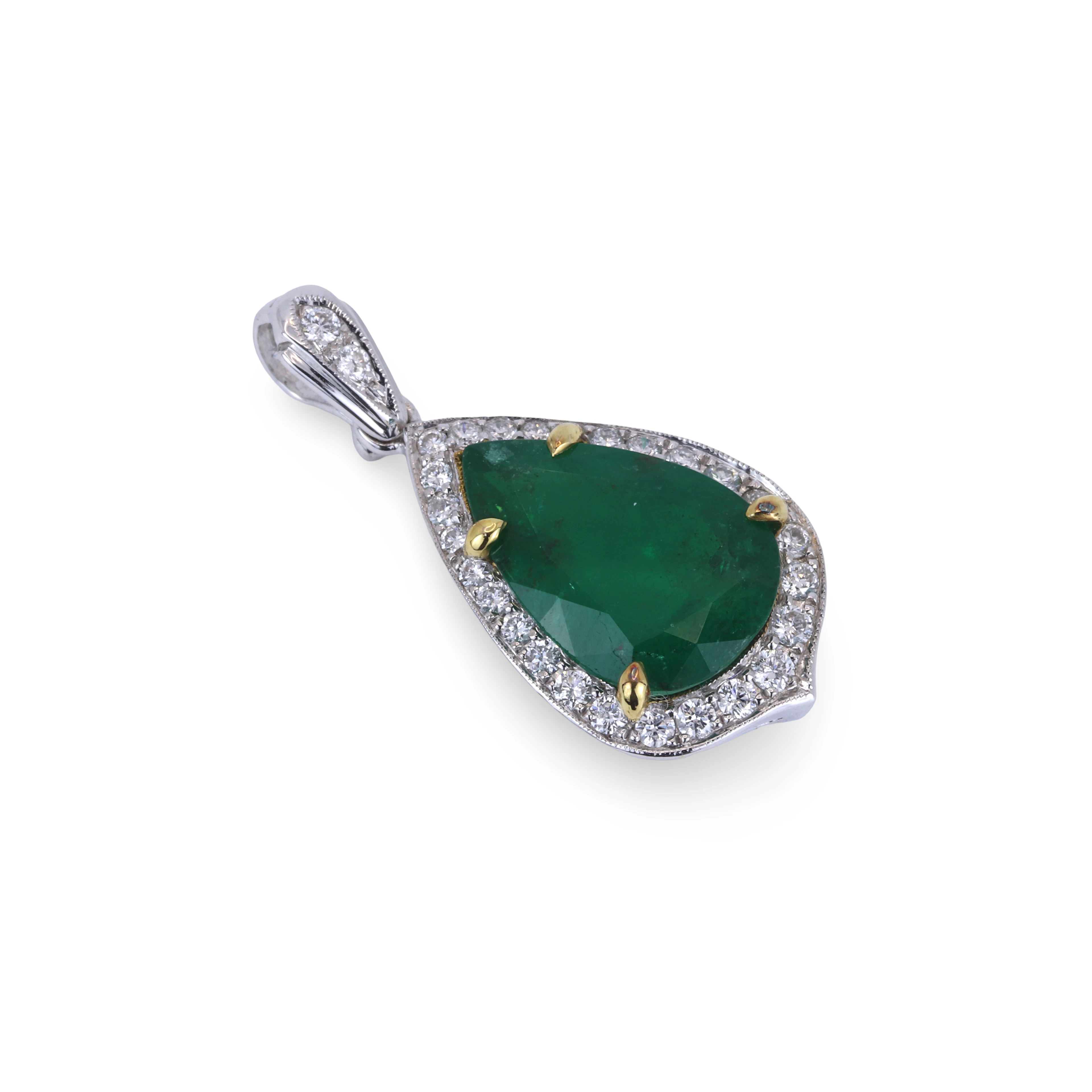 18CT (2.50CT) EMERALD & DIAMOND PENDANT.