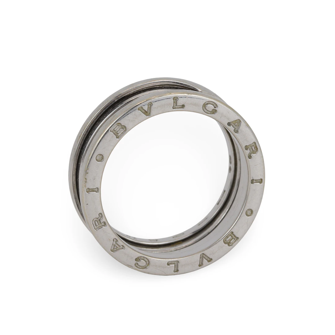 18CT WHITE GOLD BVLGARI RING.