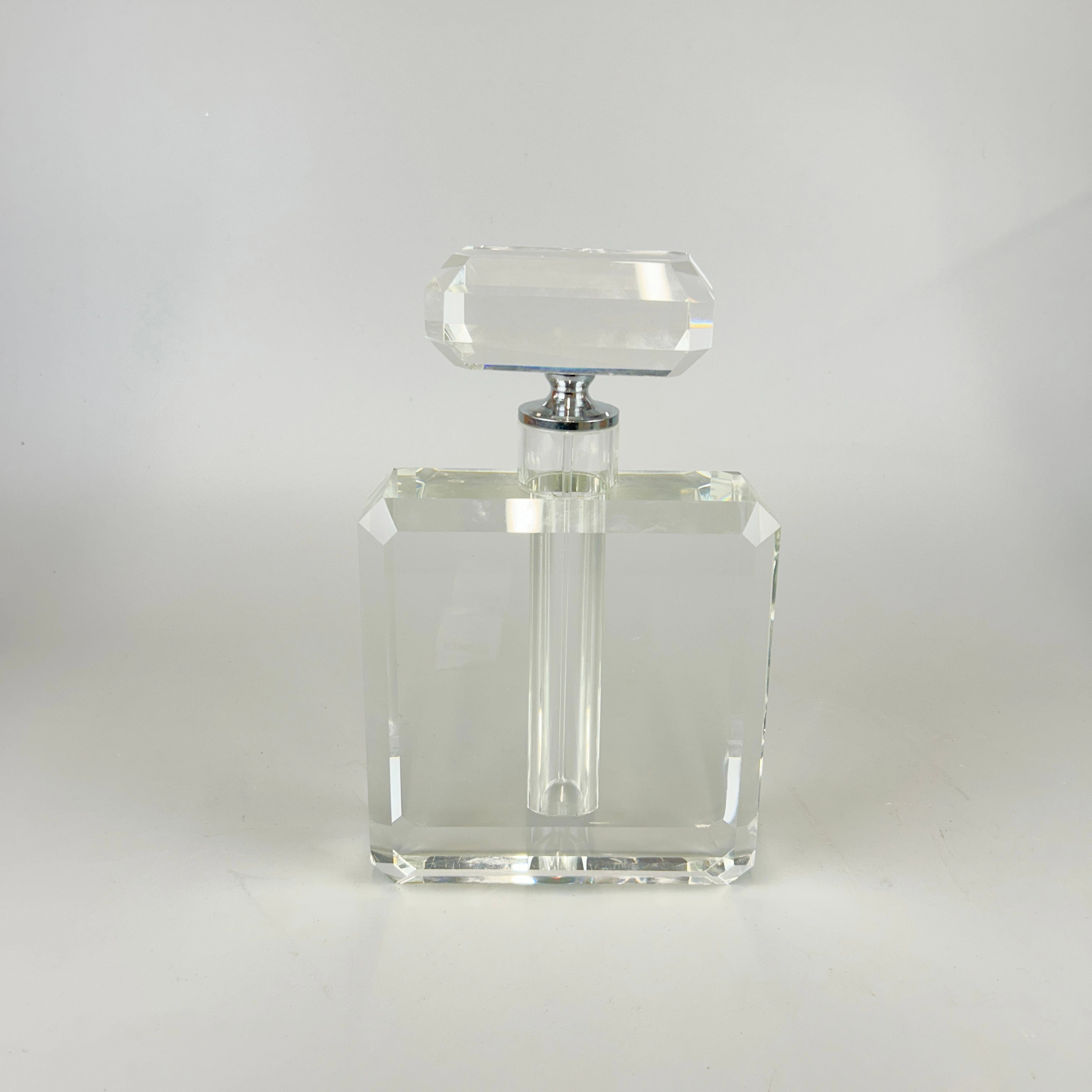 CRYSTAL GLASS PERFUME BOTTLE.