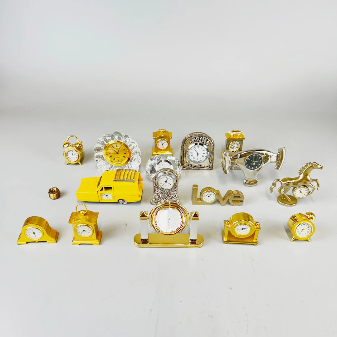 MINIATURE CLOCKS.