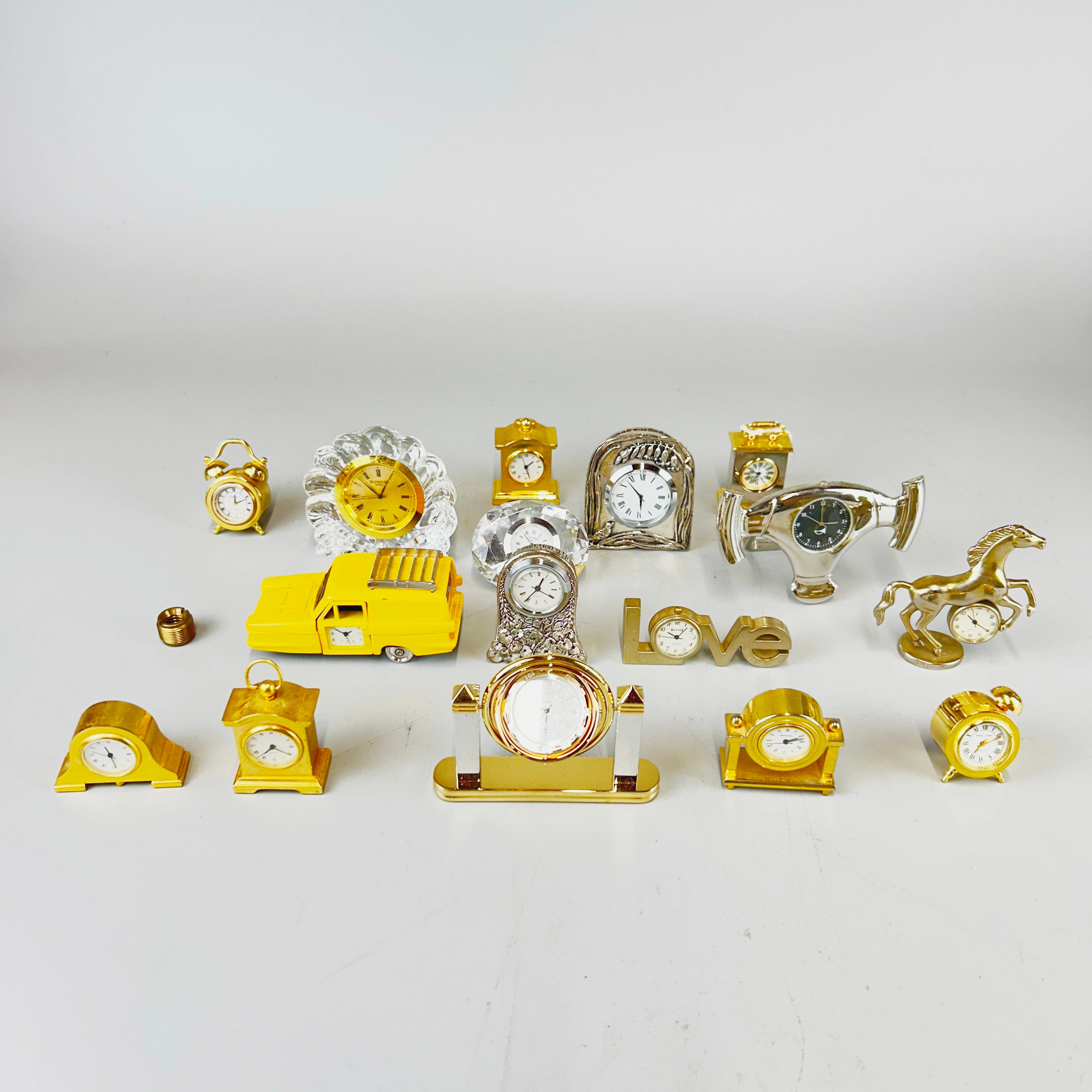 MINIATURE CLOCKS.