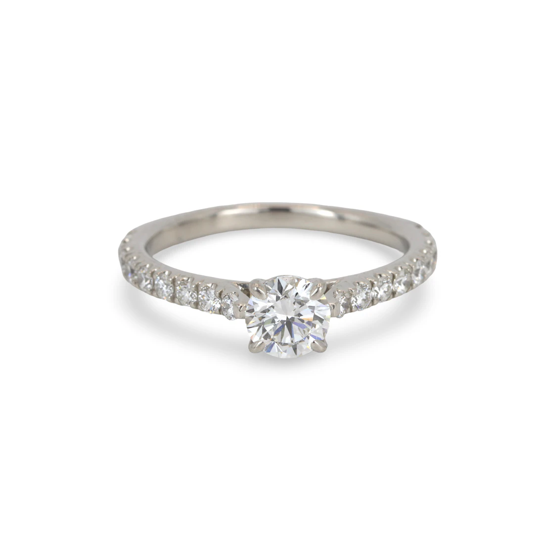 PLATINUM DIAMOND SOLITAIRE RING.