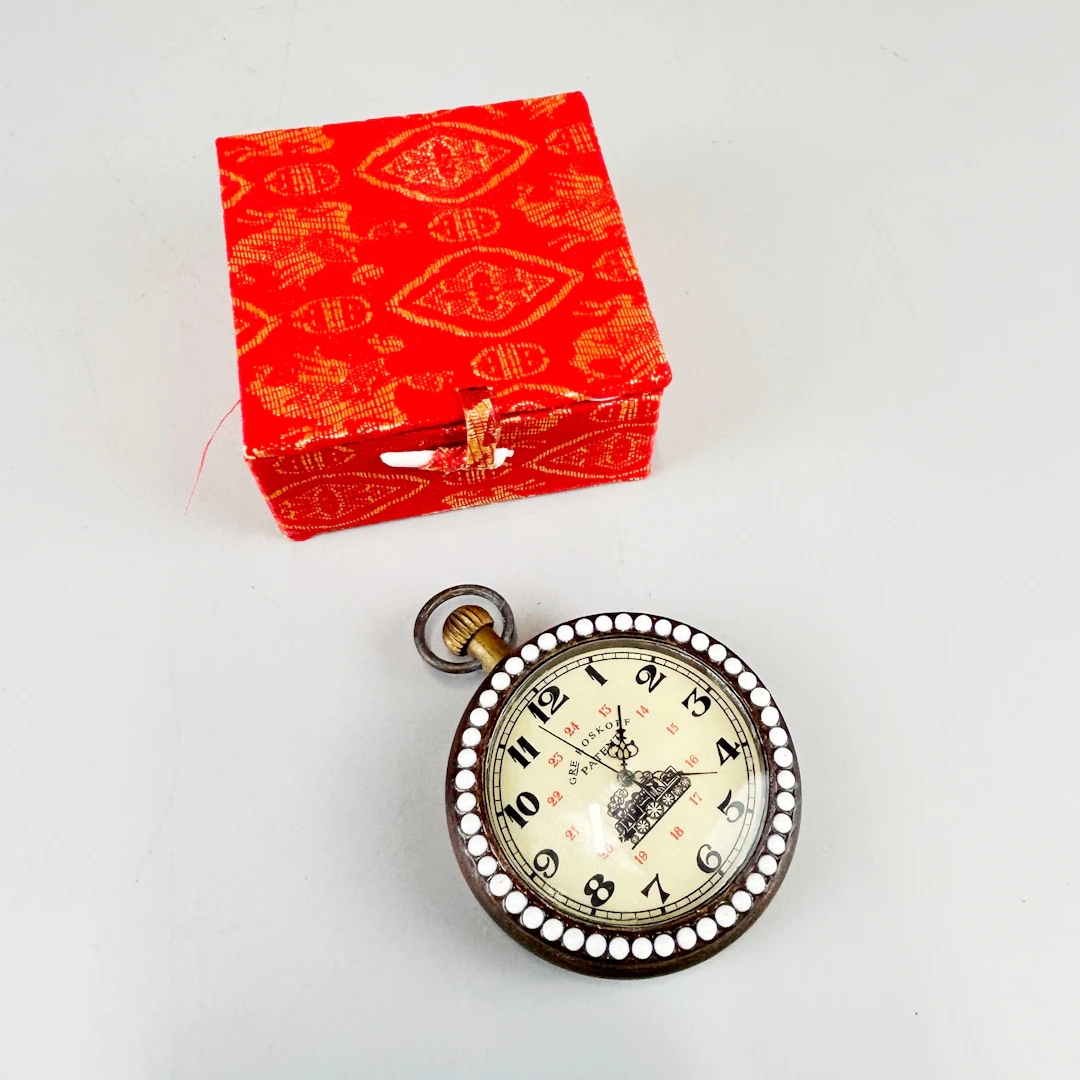VINTAGE STYLE POCKET WATCH.