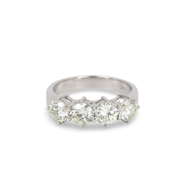 18CT WHITE GOLD 1.87CT TOTAL DIA RING.