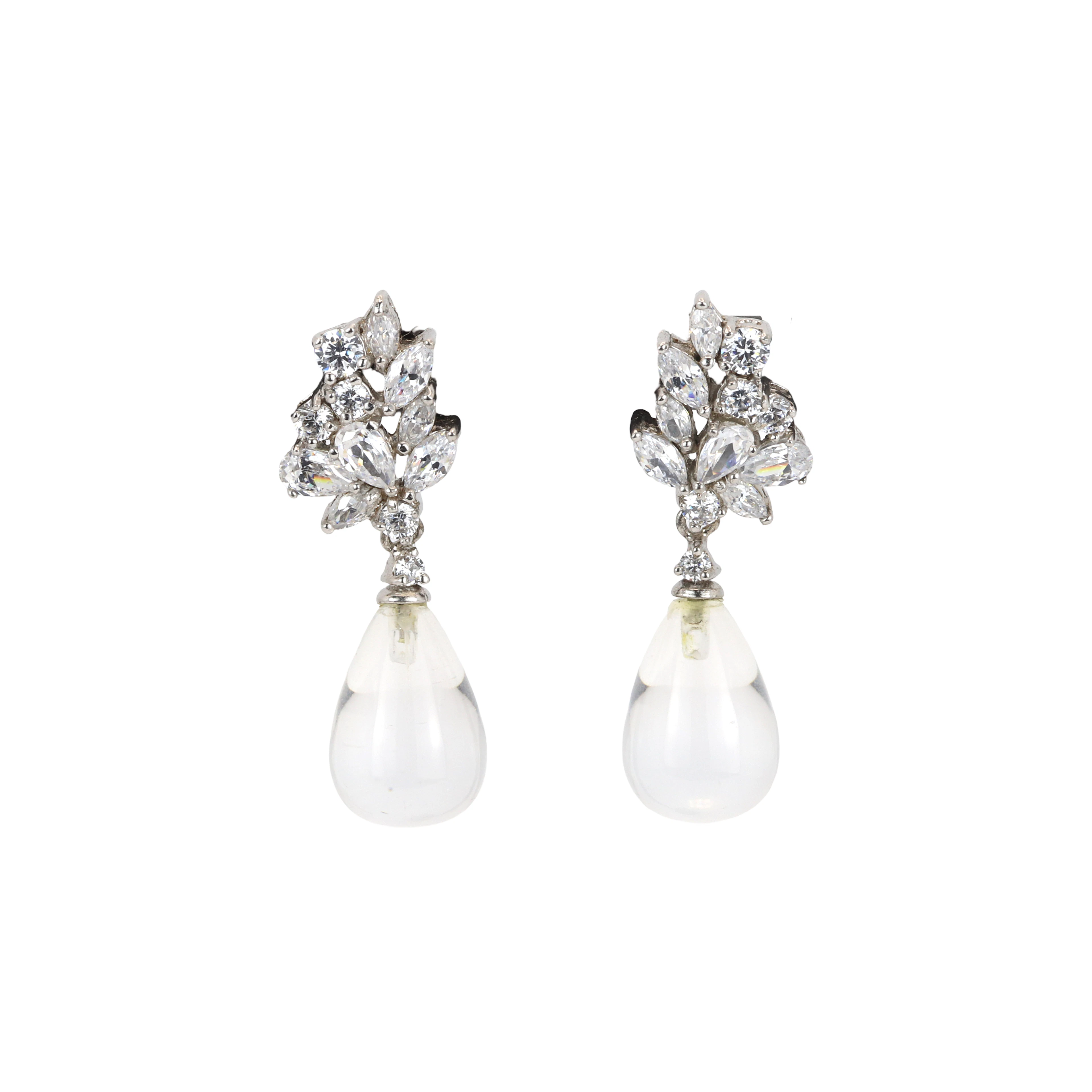SILVER DROP EARRINGS.
