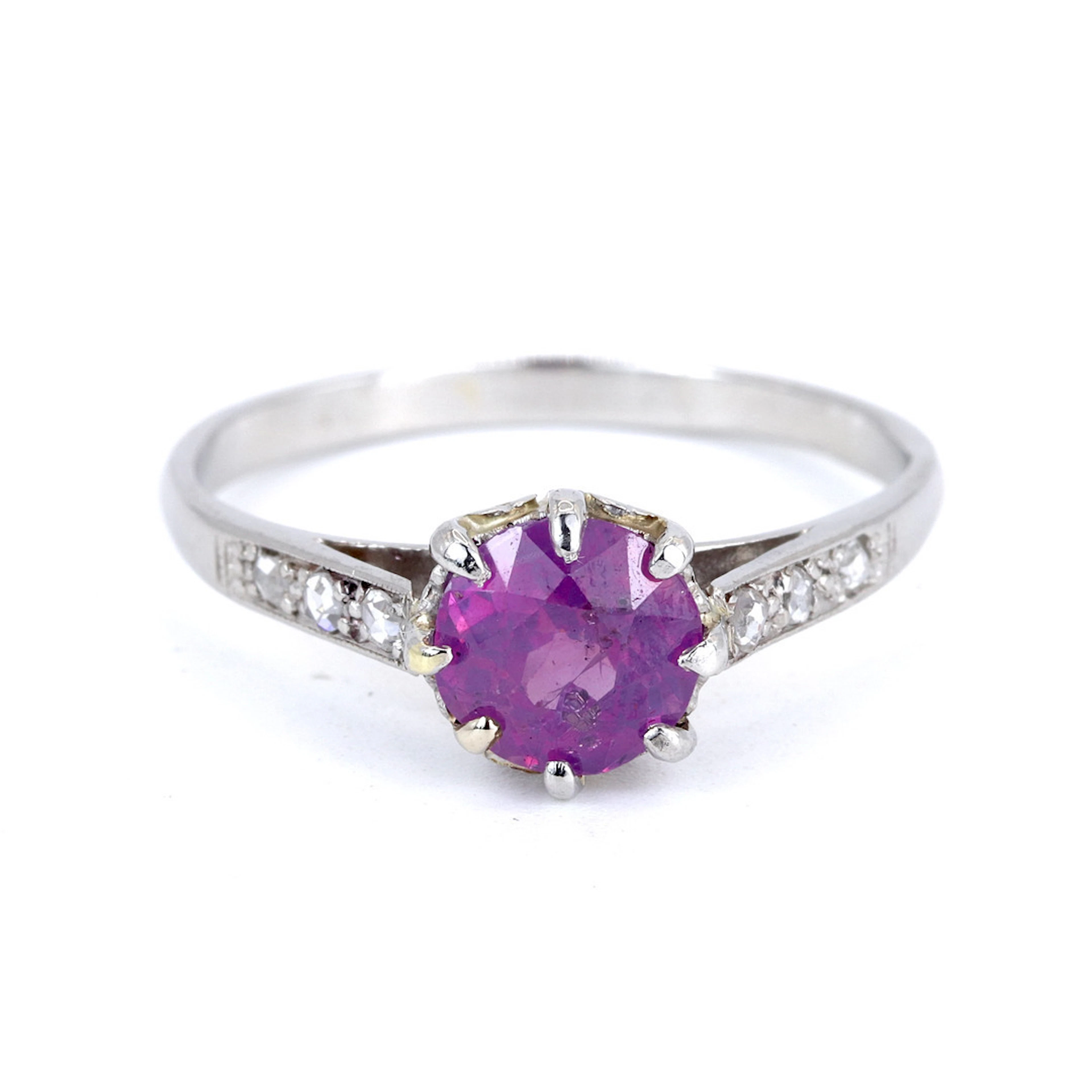 PLATINUM PINK SAPPHIRE & DIAMOND RING.