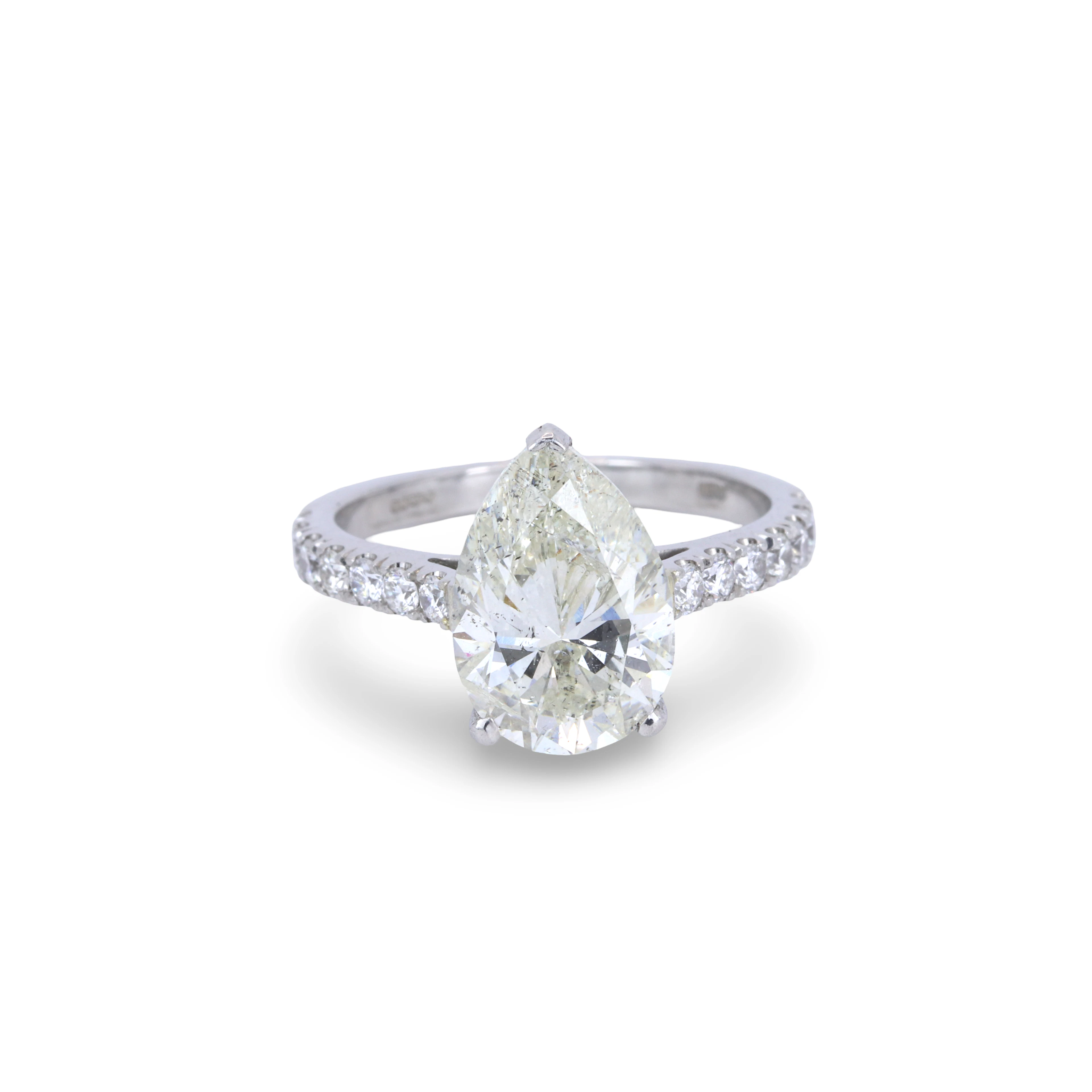 PLATINUM 3.02CT DIAMOND RING.