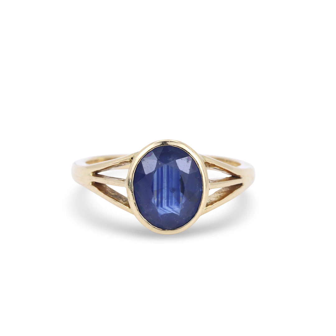 18CT GOLD (3CT) SAPPHIRE RING.