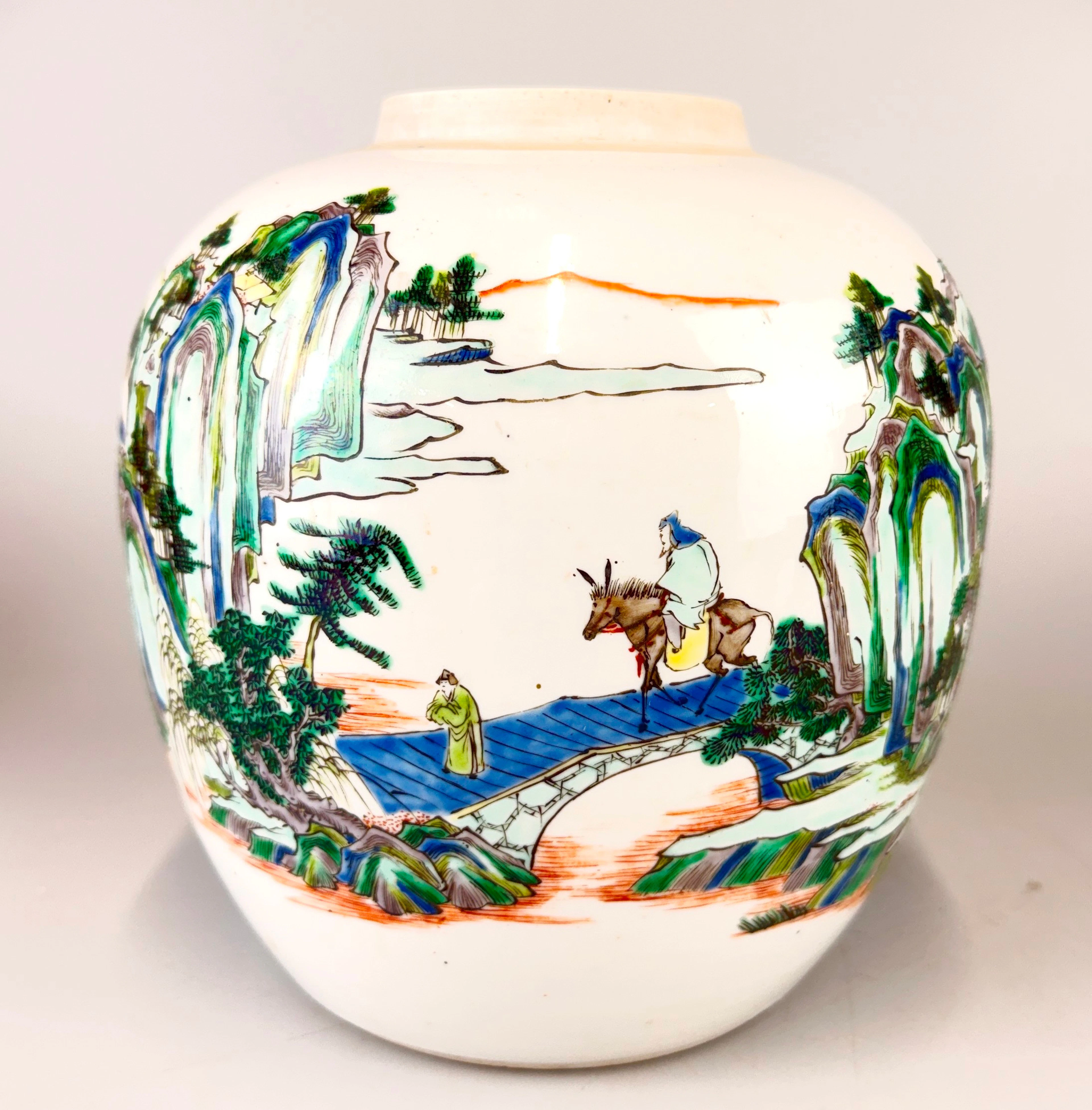 CHINESE PORCELAIN GINGER JAR.