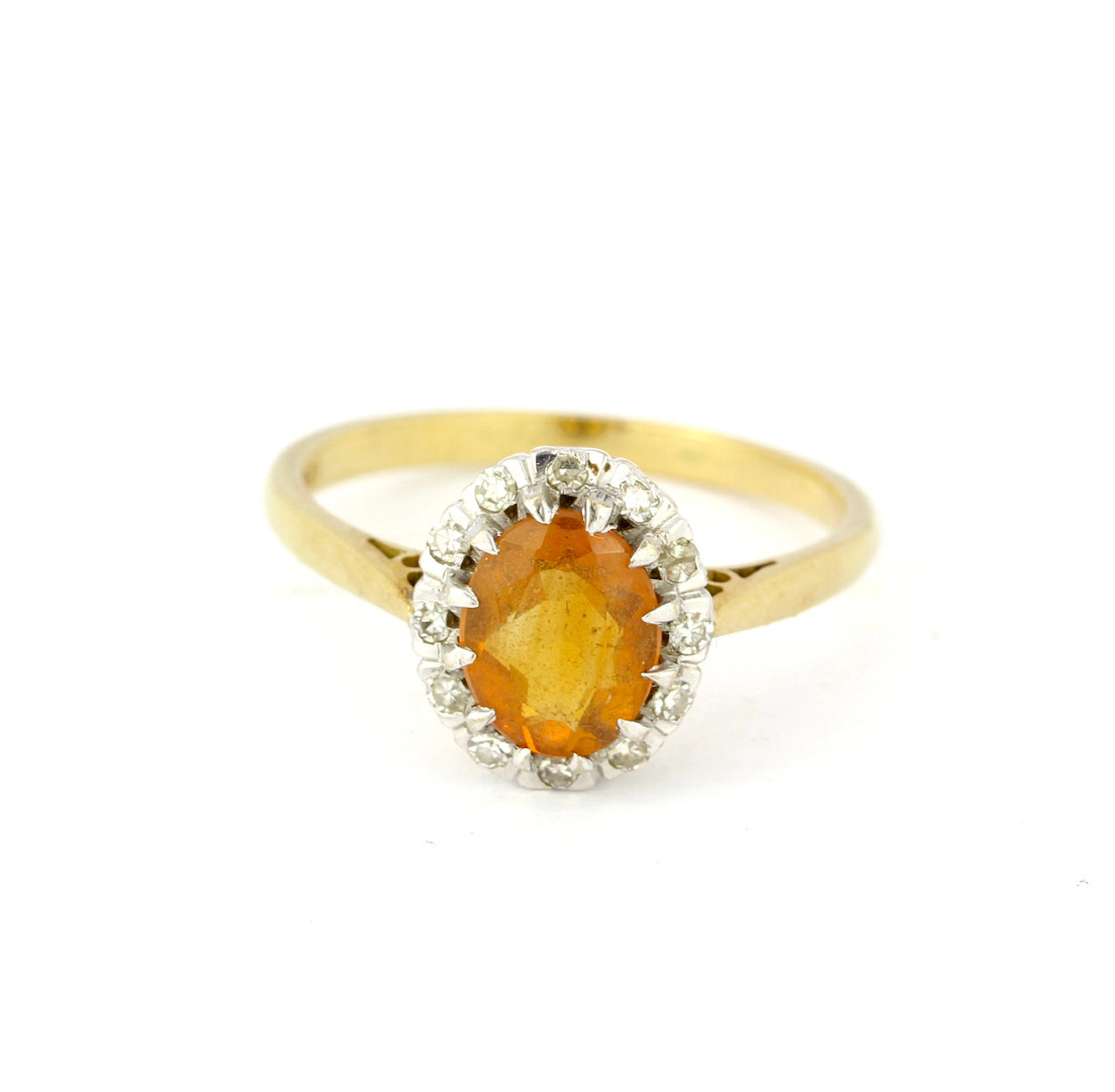 18CT GOLD CITRINE & DIAMOND SET RING.