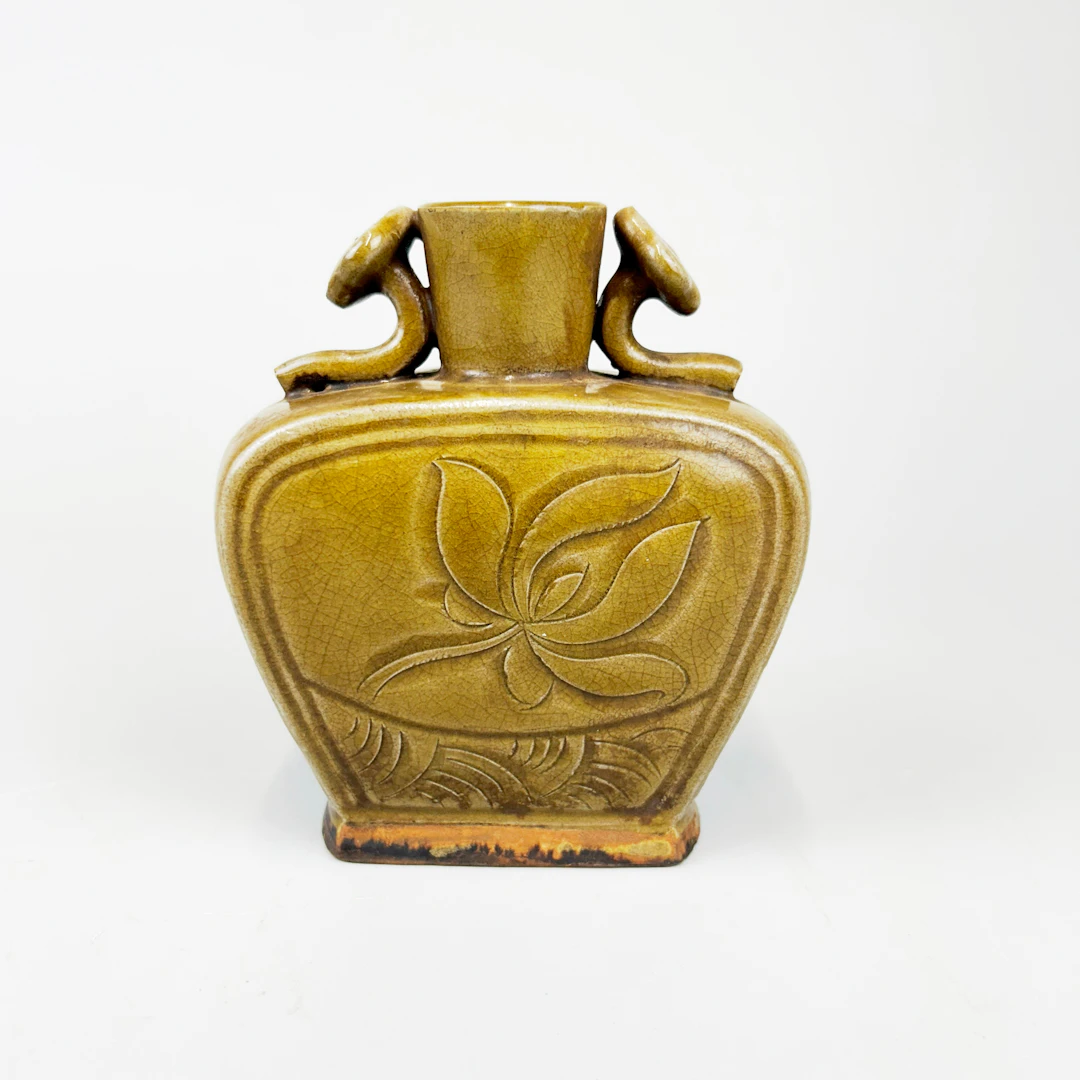CHINESE CELADON VASE.