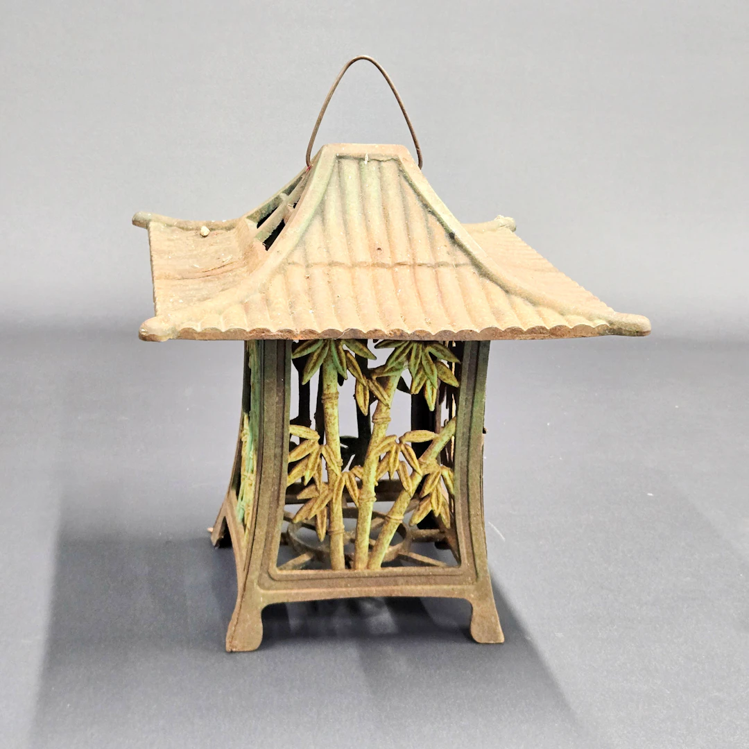 JAPANESE GARDEN LANTERN.