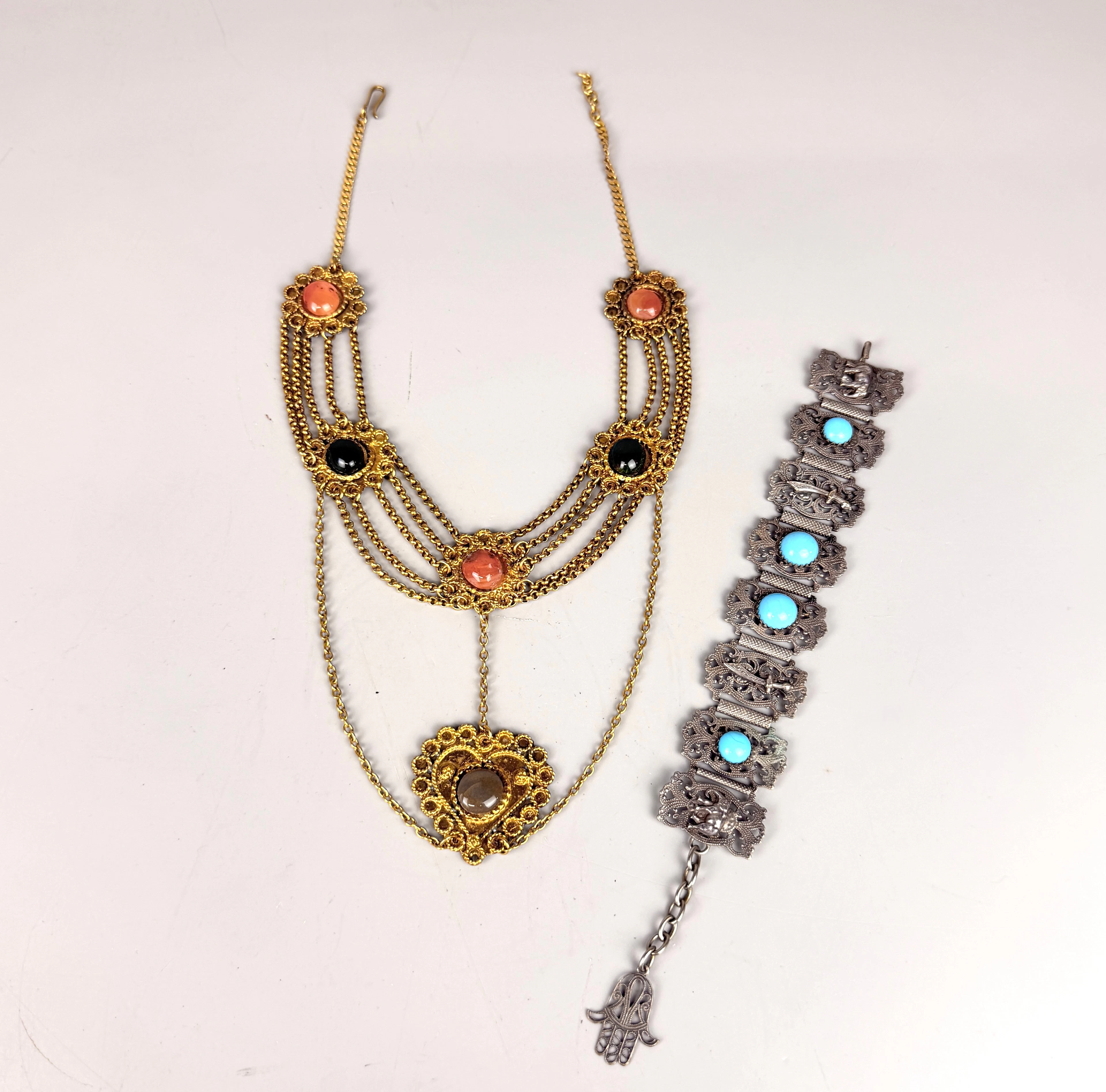 EGYPTIAN STYLE NECKLACE & BRACELET.