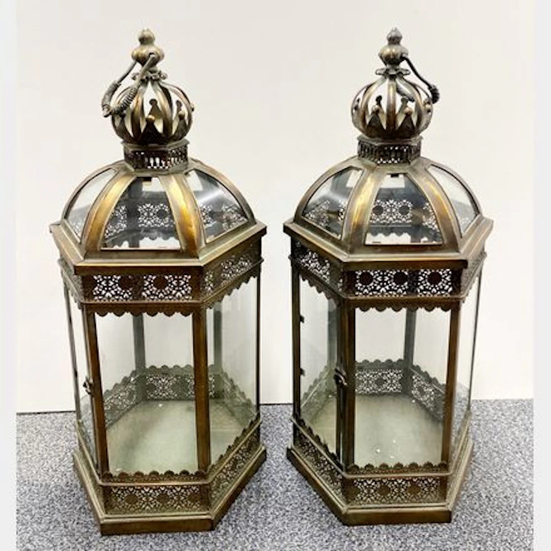 METAL & GLASS STORM LANTERNS.