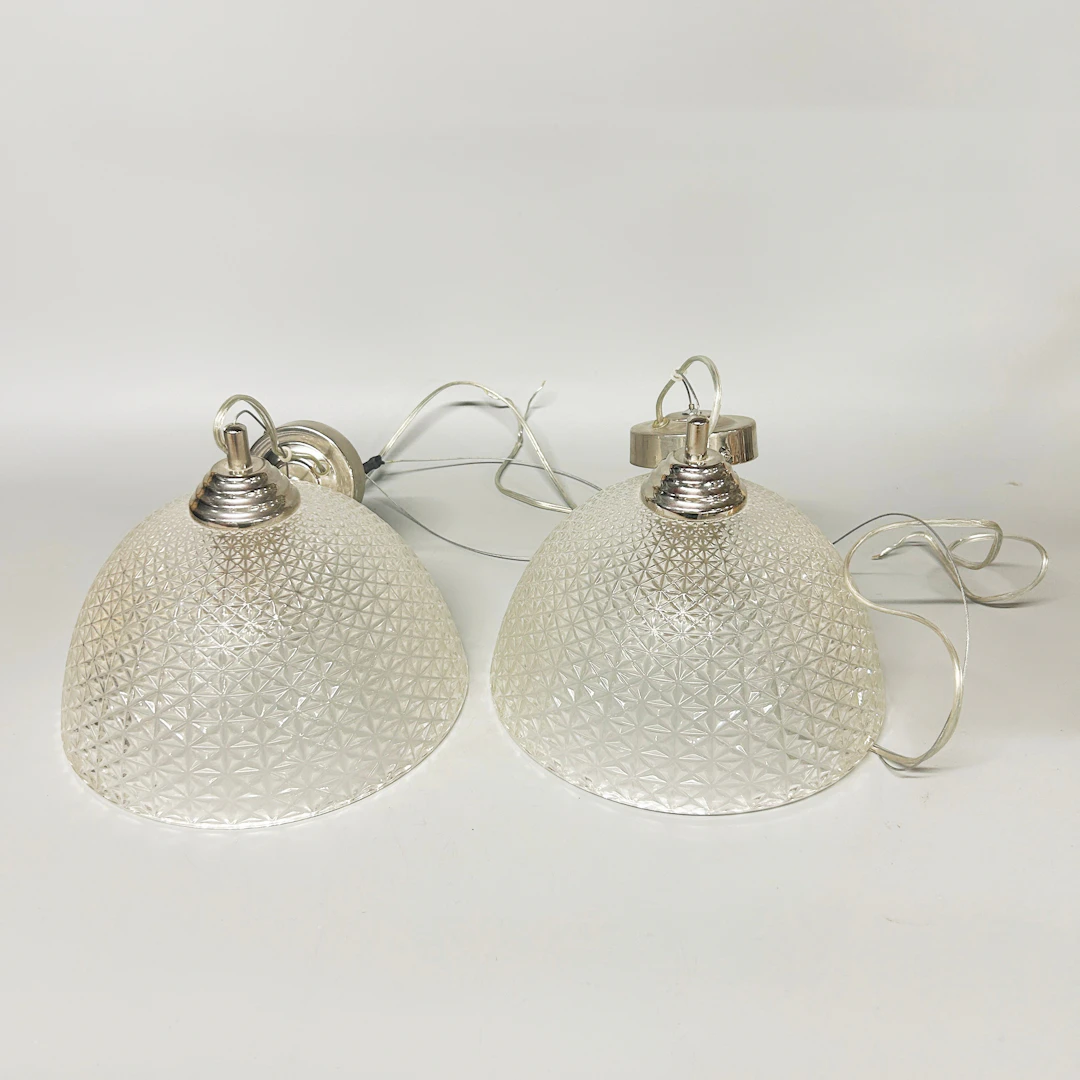 GLASS LIGHT FITTINGS.