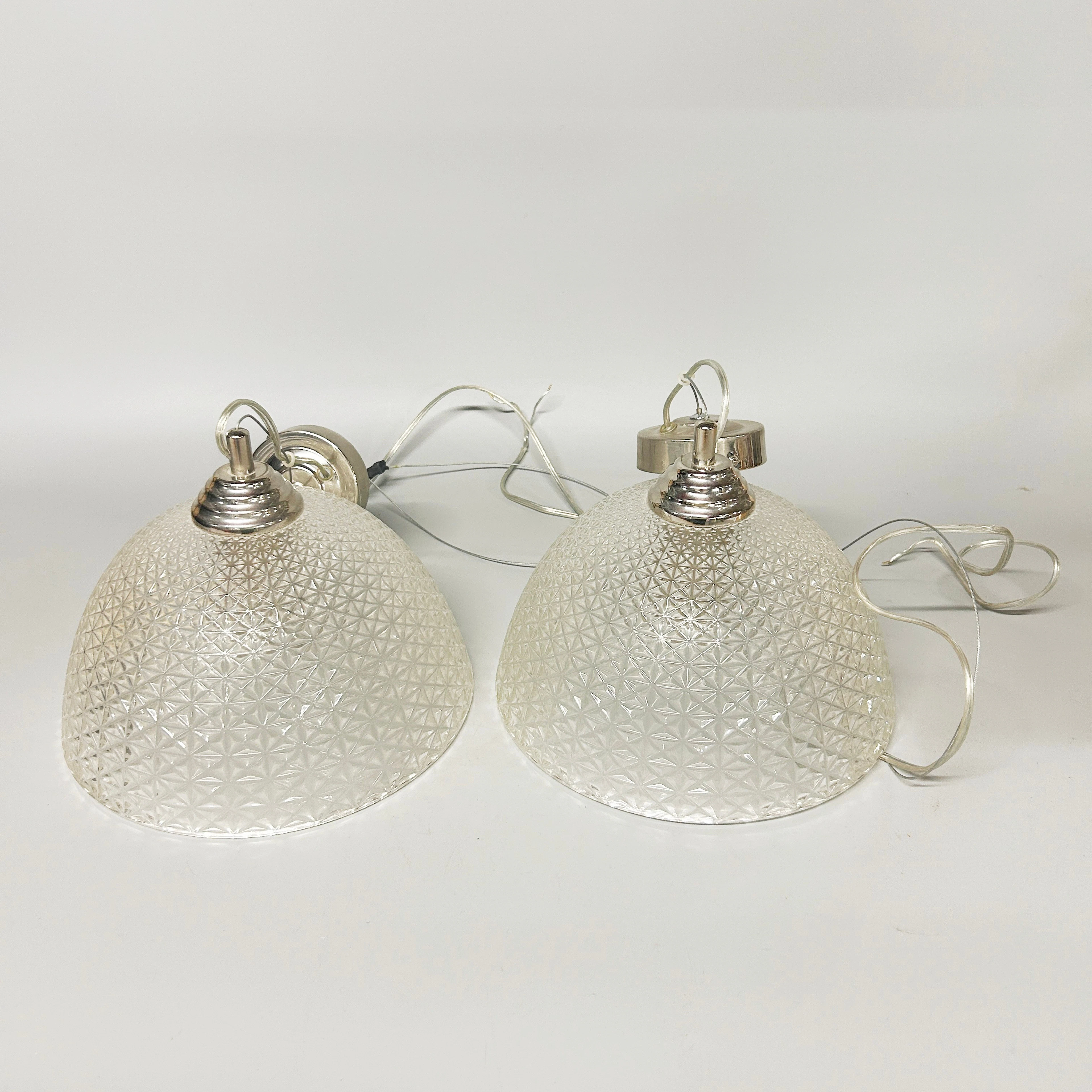 GLASS LIGHT FITTINGS.