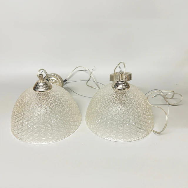 GLASS LIGHT FITTINGS.