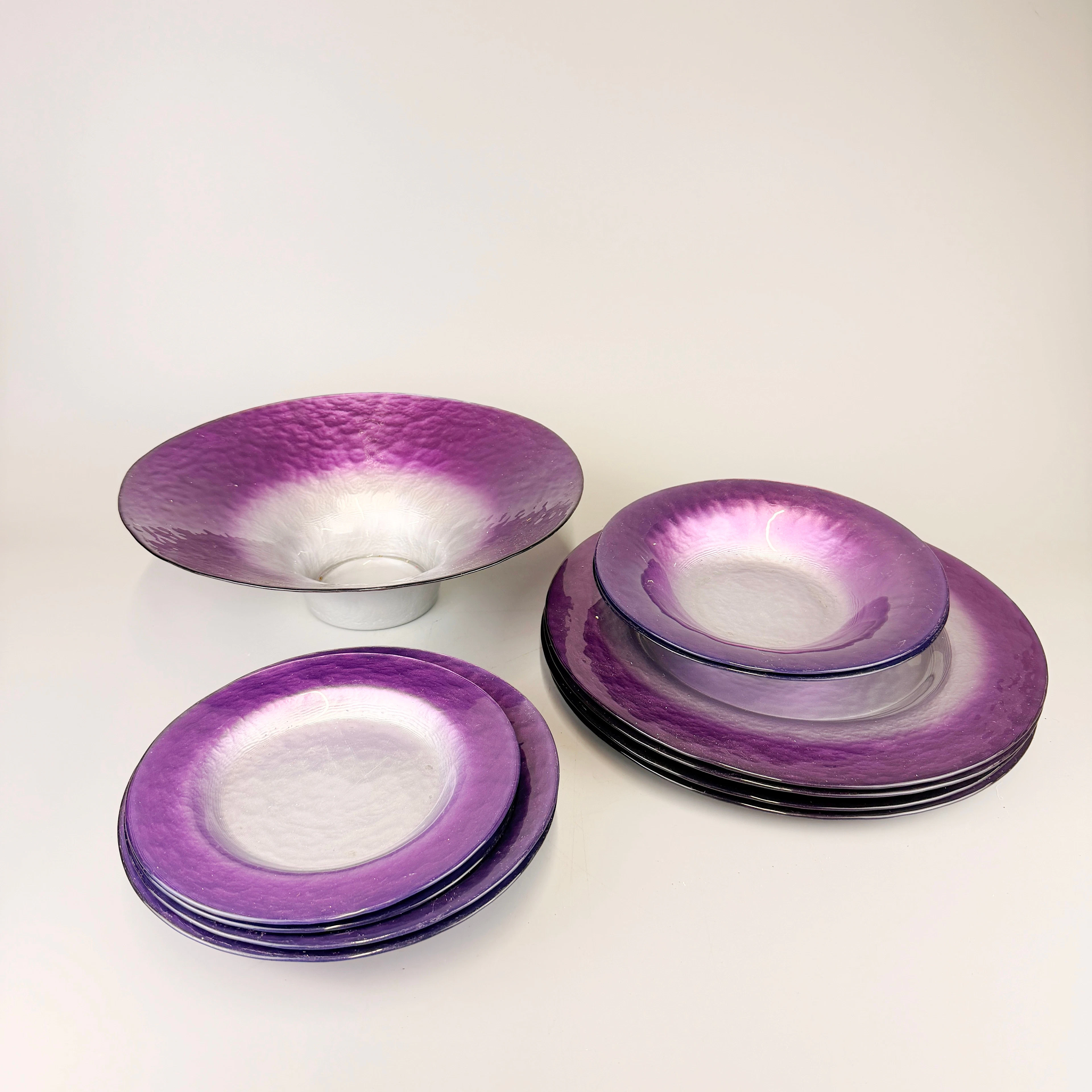 ITALIAN GLASS TABLEWARE PART SET.