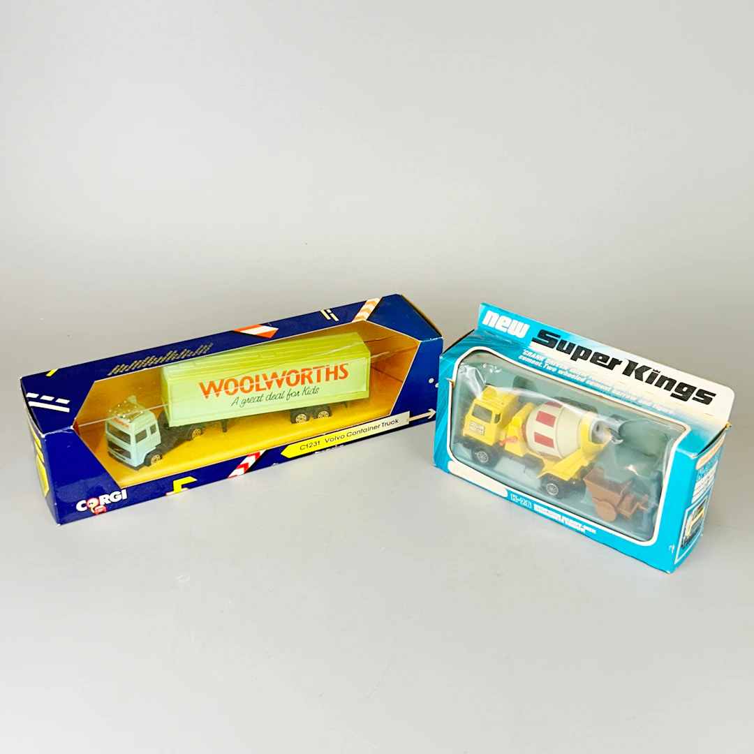 TWO DIE CAST MODELS.