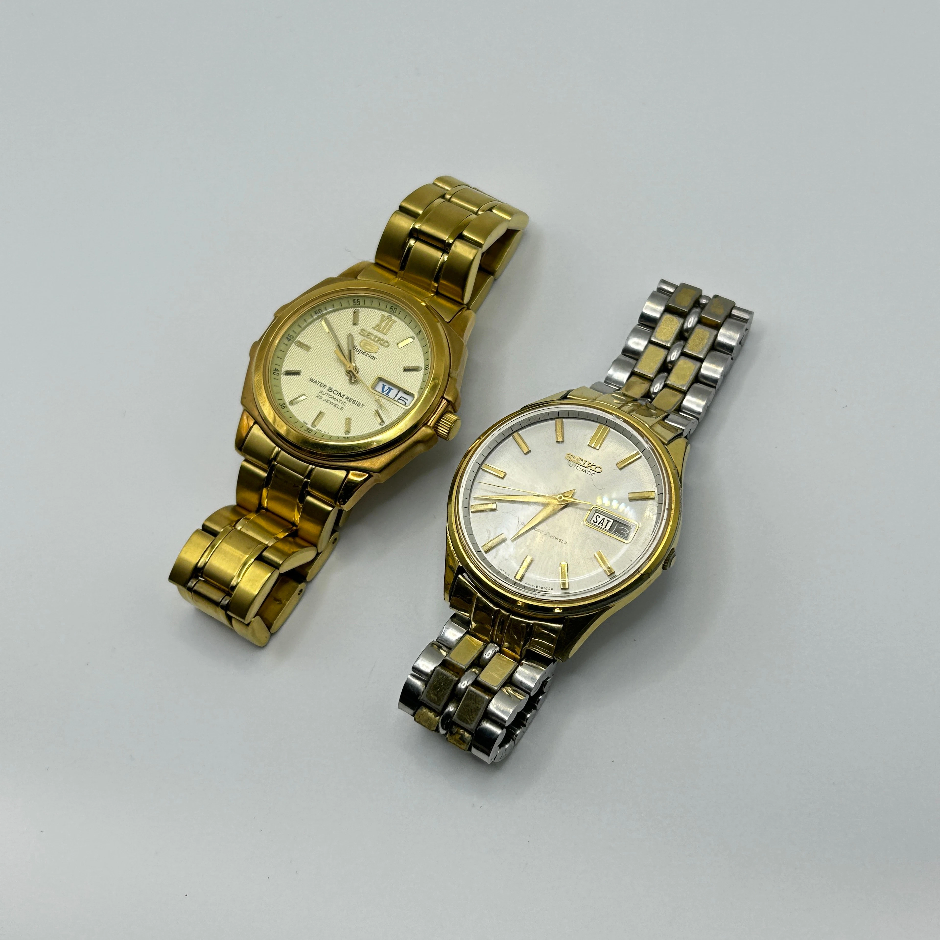TWO VINTAGE SEIKO AUTOMATIC WRISTWATCHES.