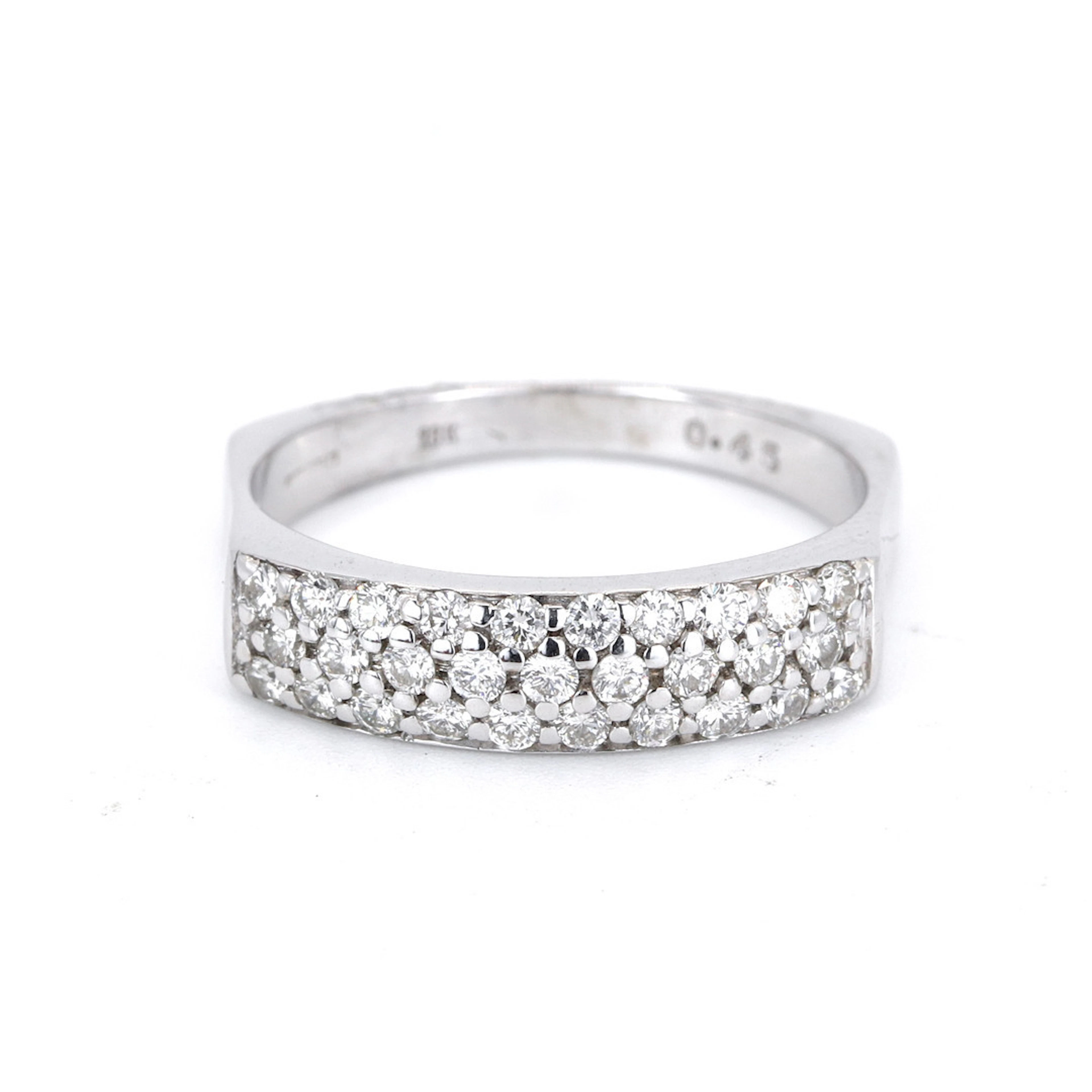 18CT GOLD DIAMOND RING.