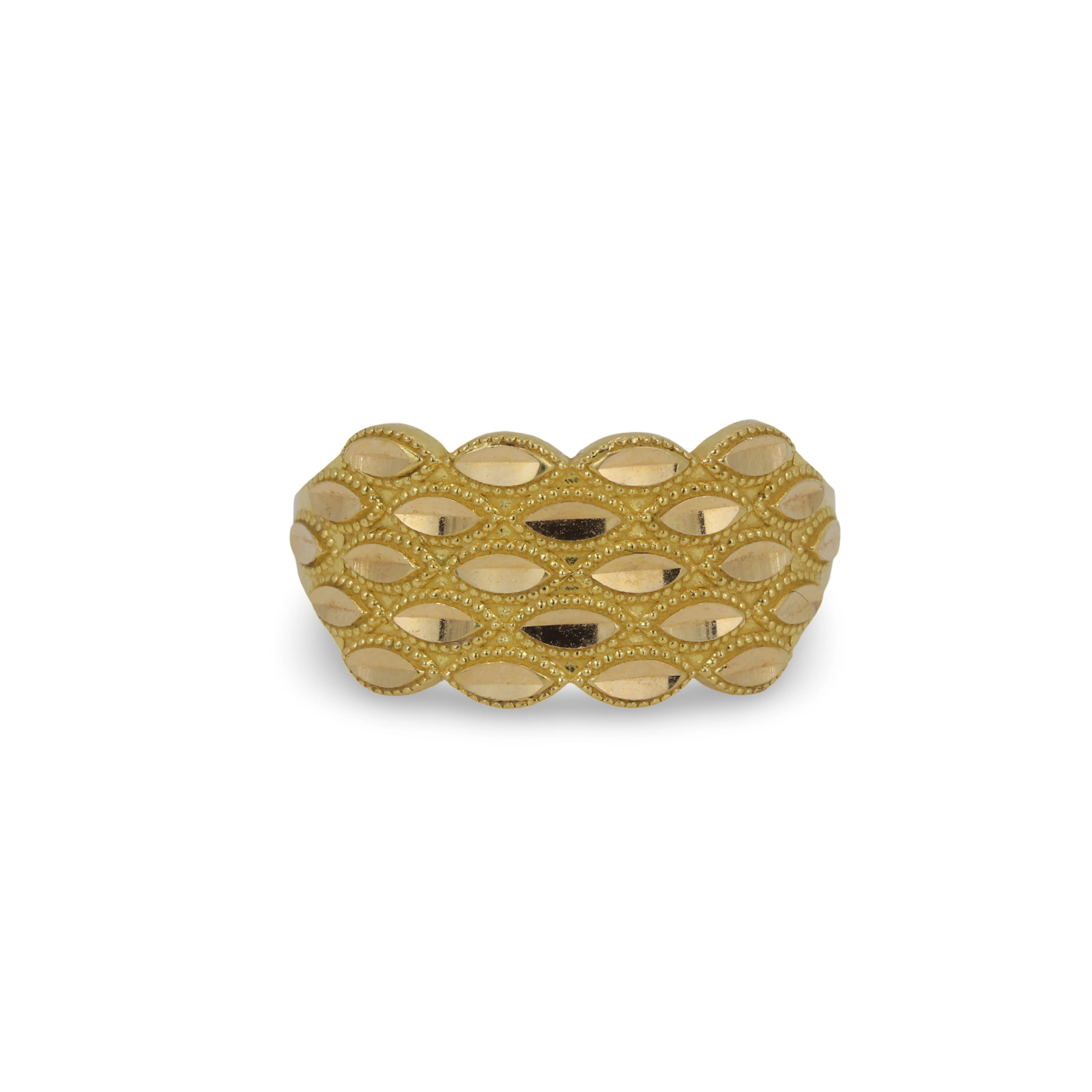 22CT GOLD RING.