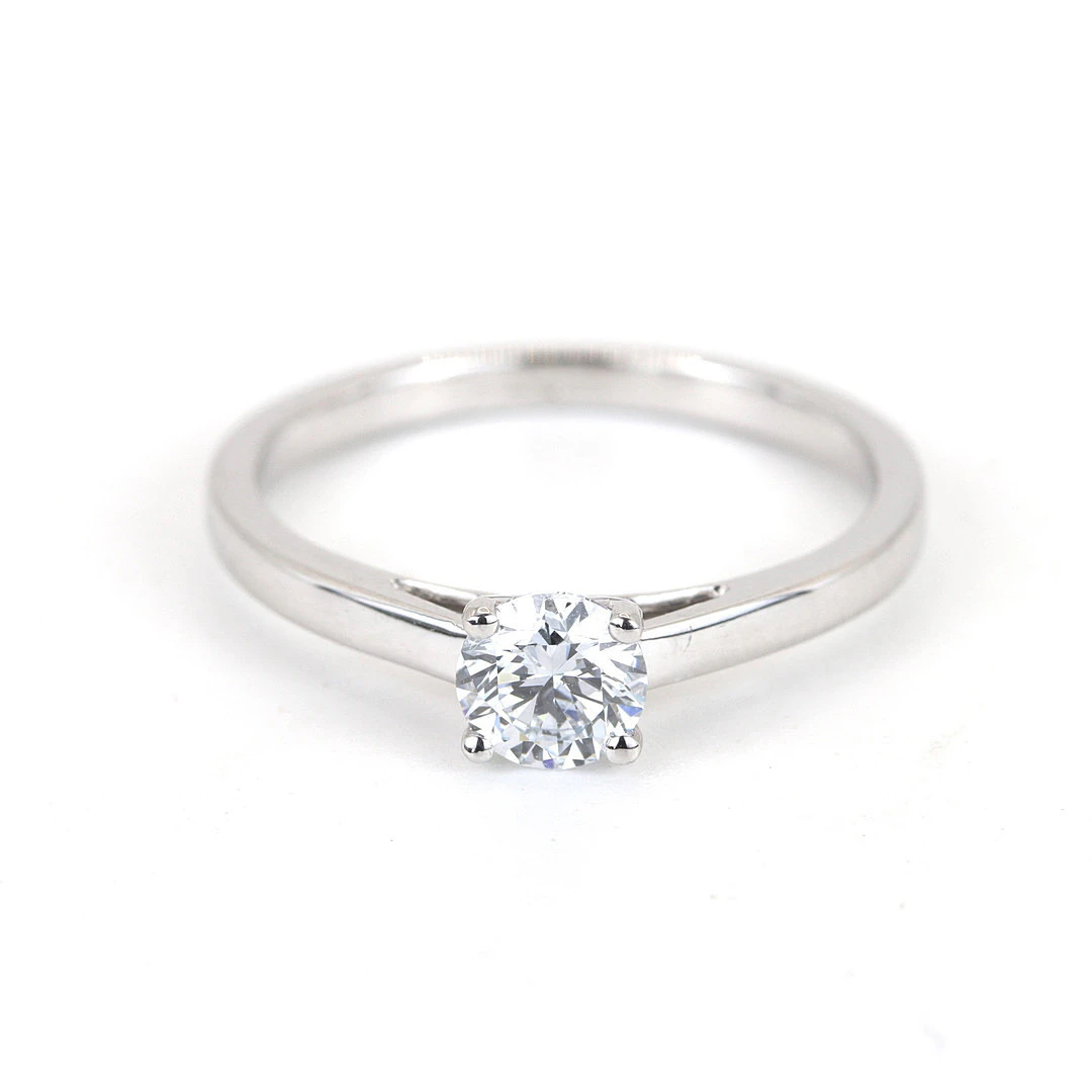 9CT GOLD LAB DIAMOND RING.