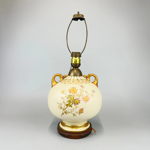 ROYAL WORCESTER TABLE LAMP.