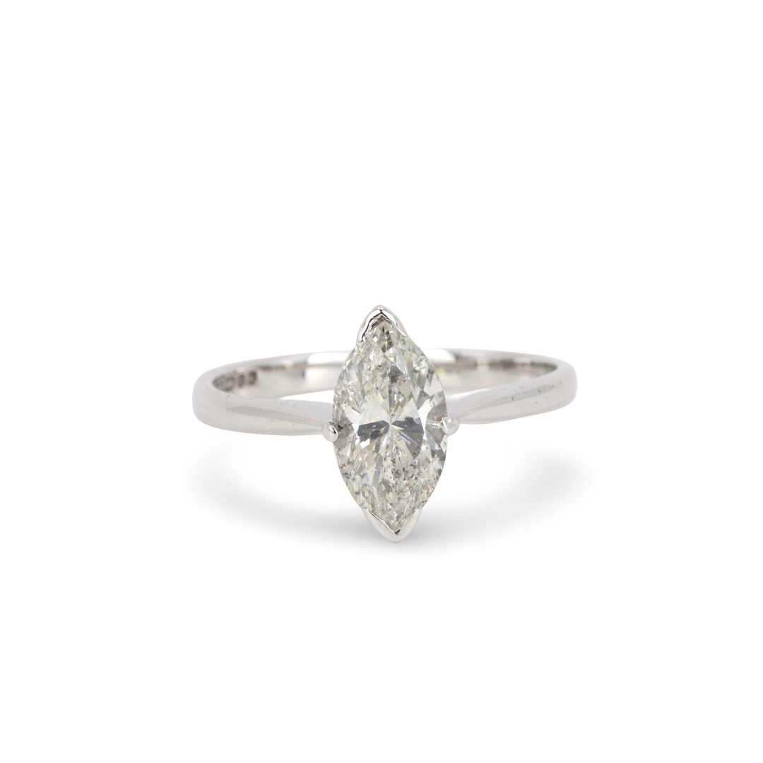 18CT GOLD (1.23CT) DIAMOND SOLITAIRE RING.