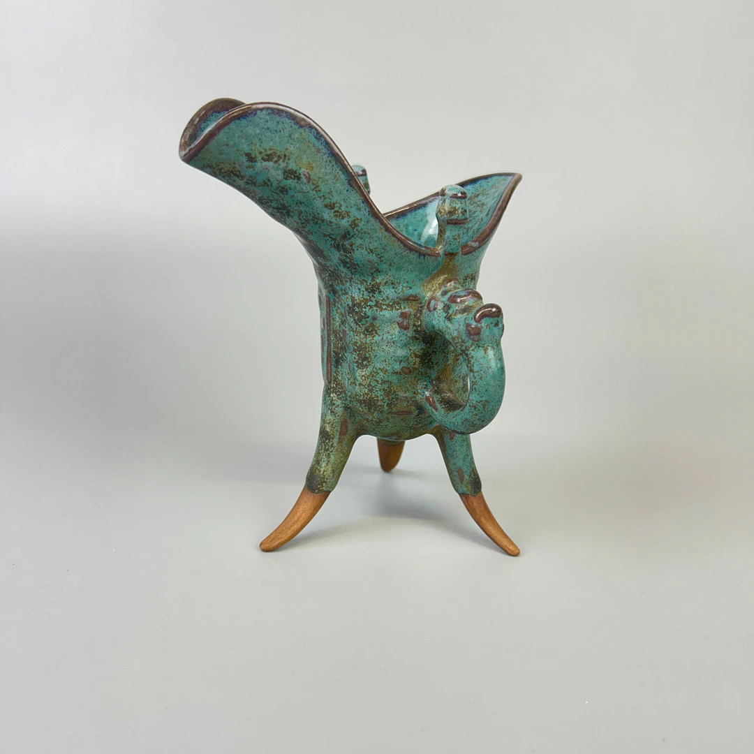 CHINESE POTTERY JUI CUP.