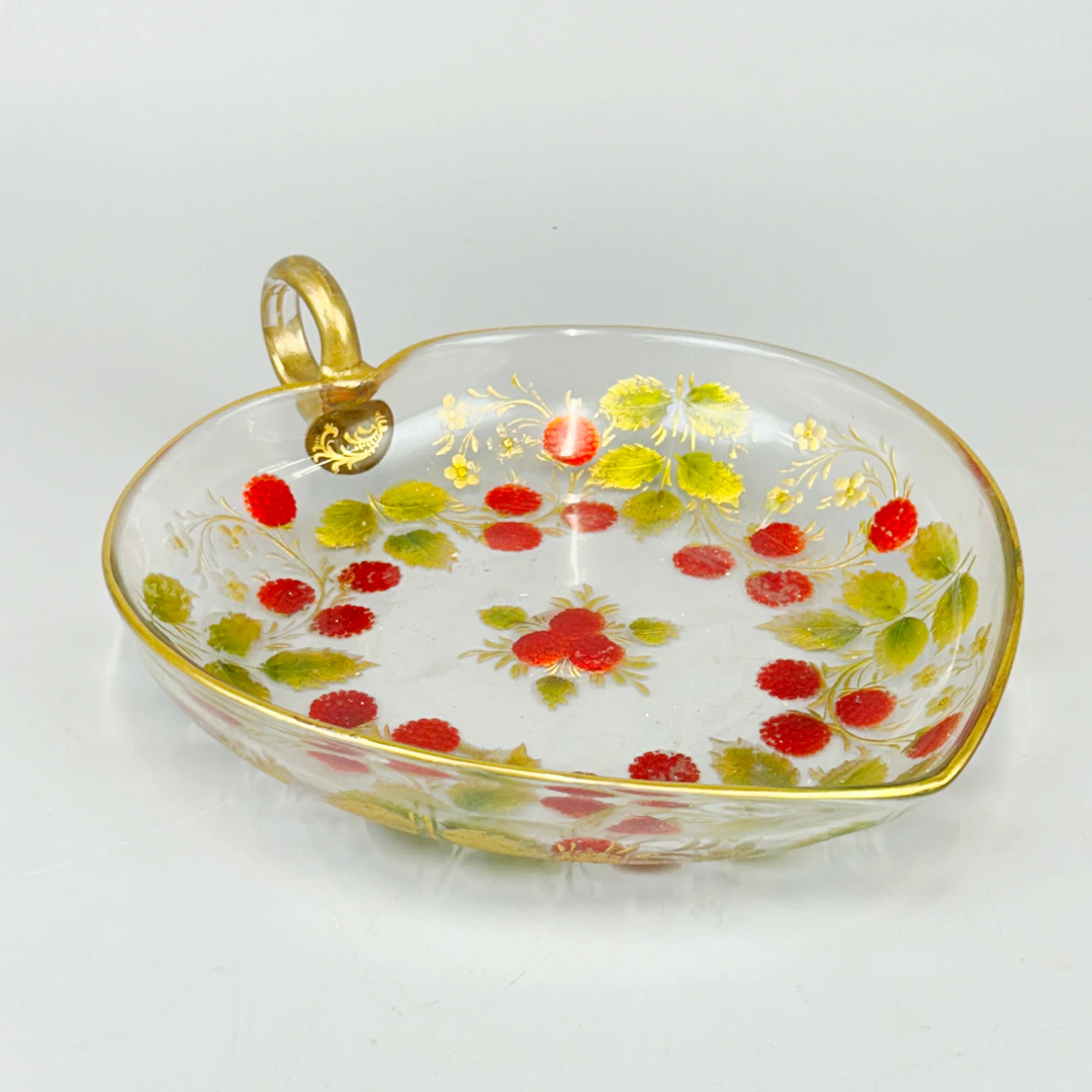 20THC GLASS STRAWBERRY DISH.