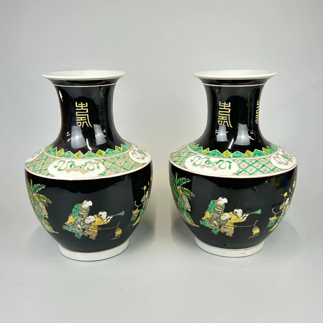 CHINESE FAMILLE NOIR VASES.