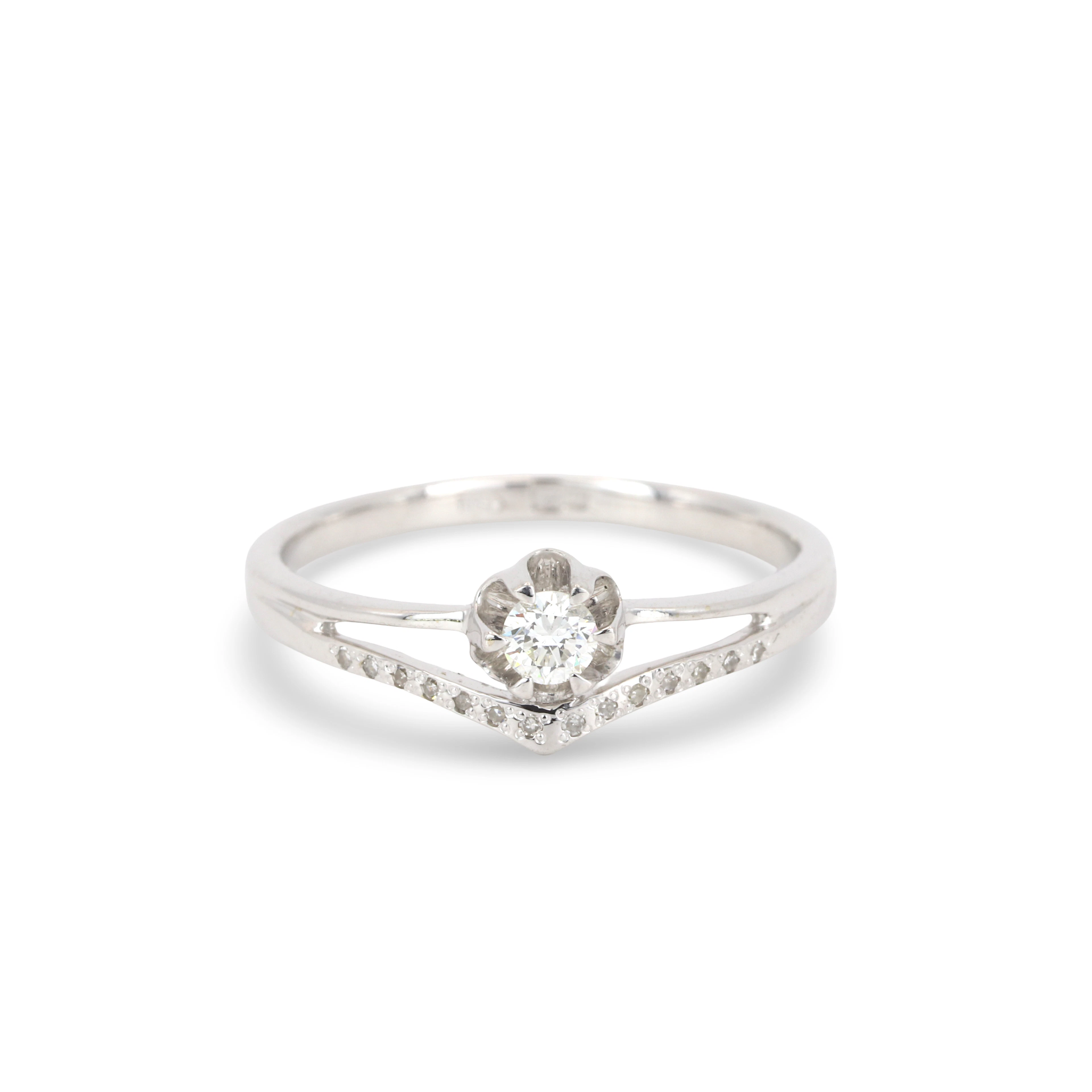 14CT GOLD DIAMOND RING.