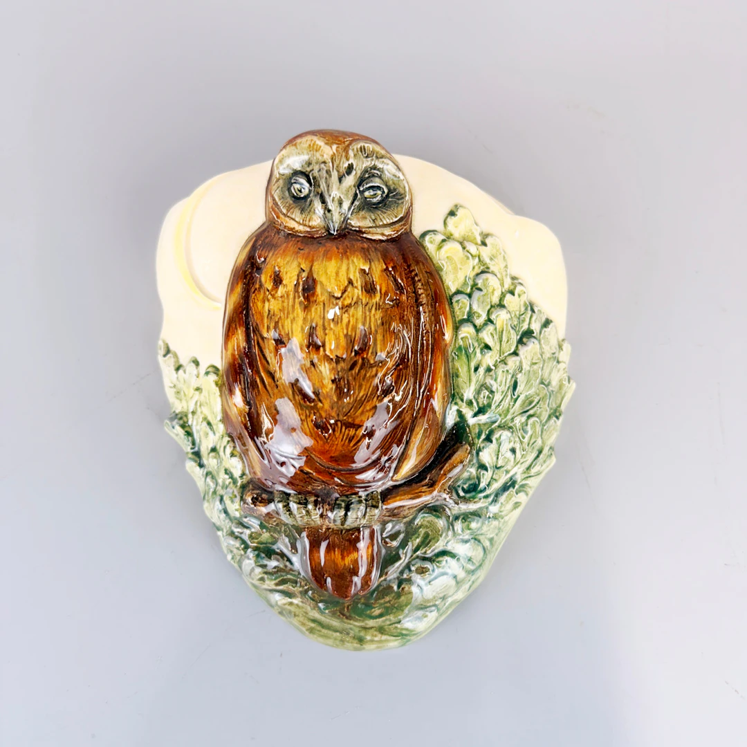 ROYAL DOULTON OWL WALL POCKET VASE.