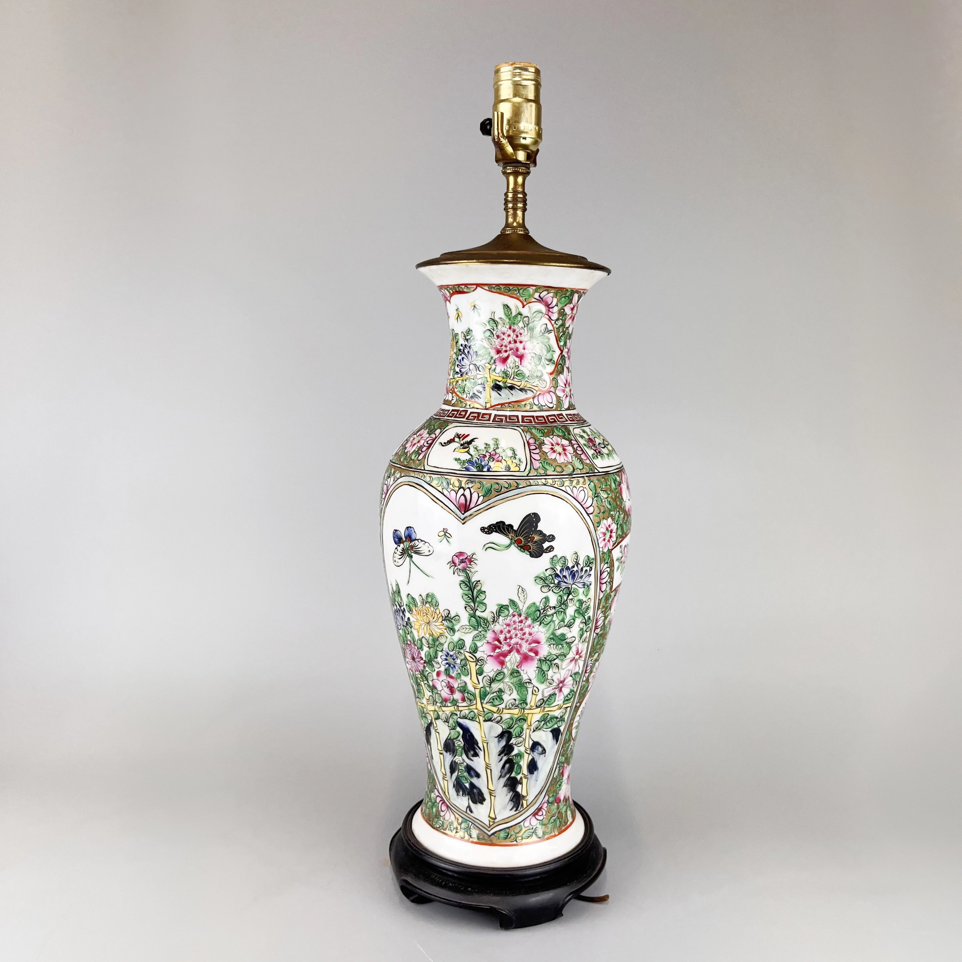 CHINESE PORCELAIN TABLE LAMP BASE.