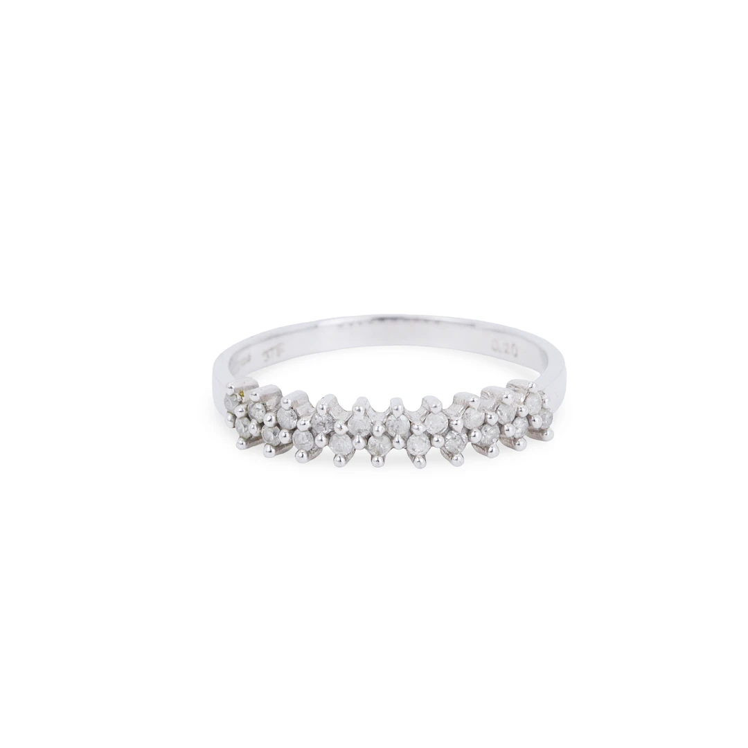 DIAMOND SET 9CT RING.