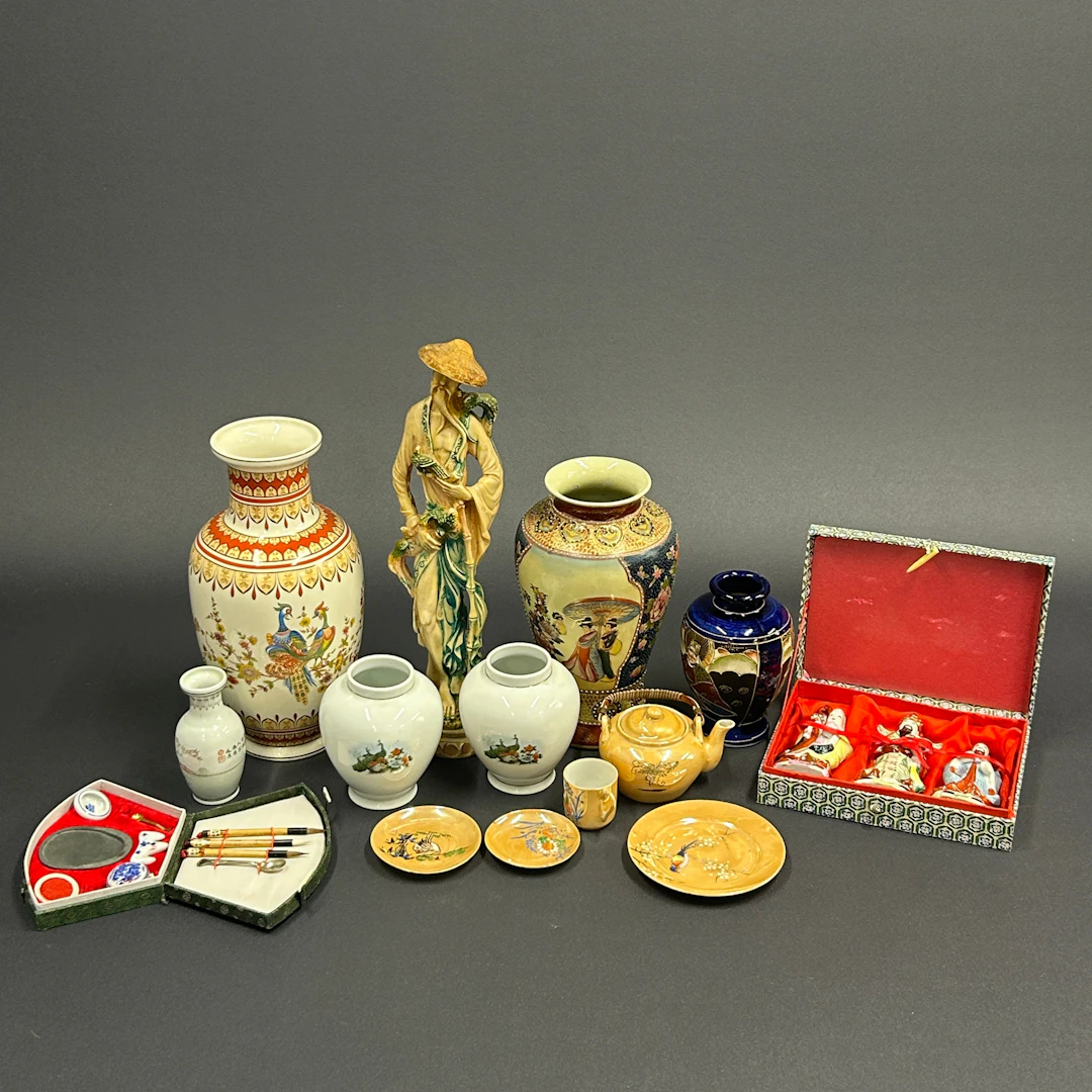 MIXED ORIENTAL ITEMS.