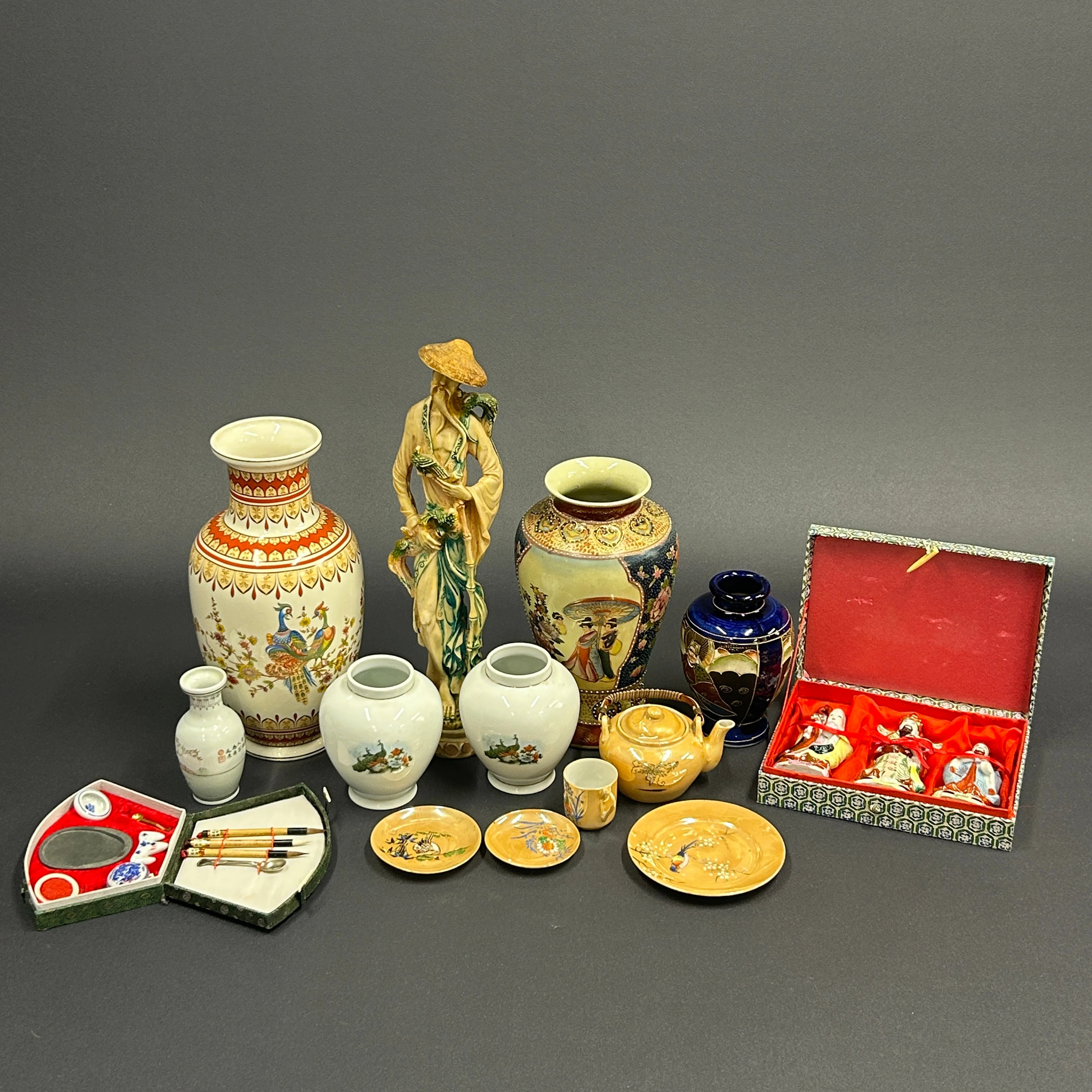 MIXED ORIENTAL ITEMS.