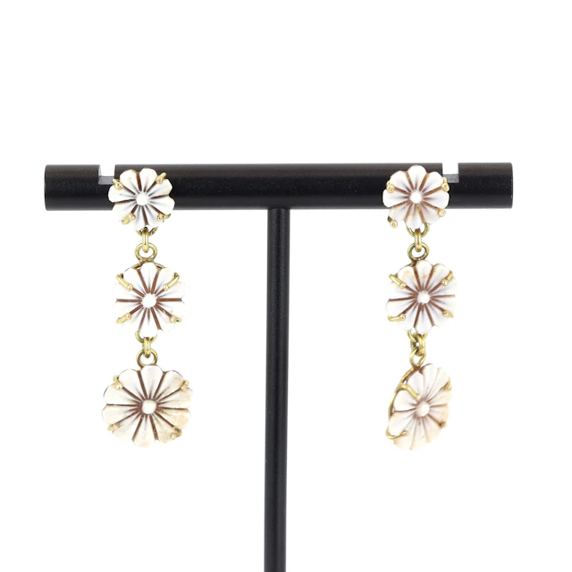 GOLD DROP EARRINGS.