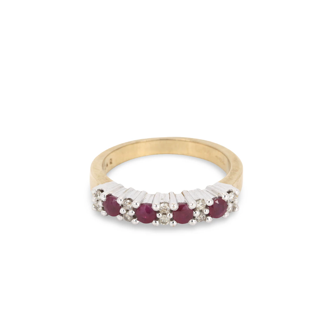 9CT GOLD RUBY & DIAMOND RING.
