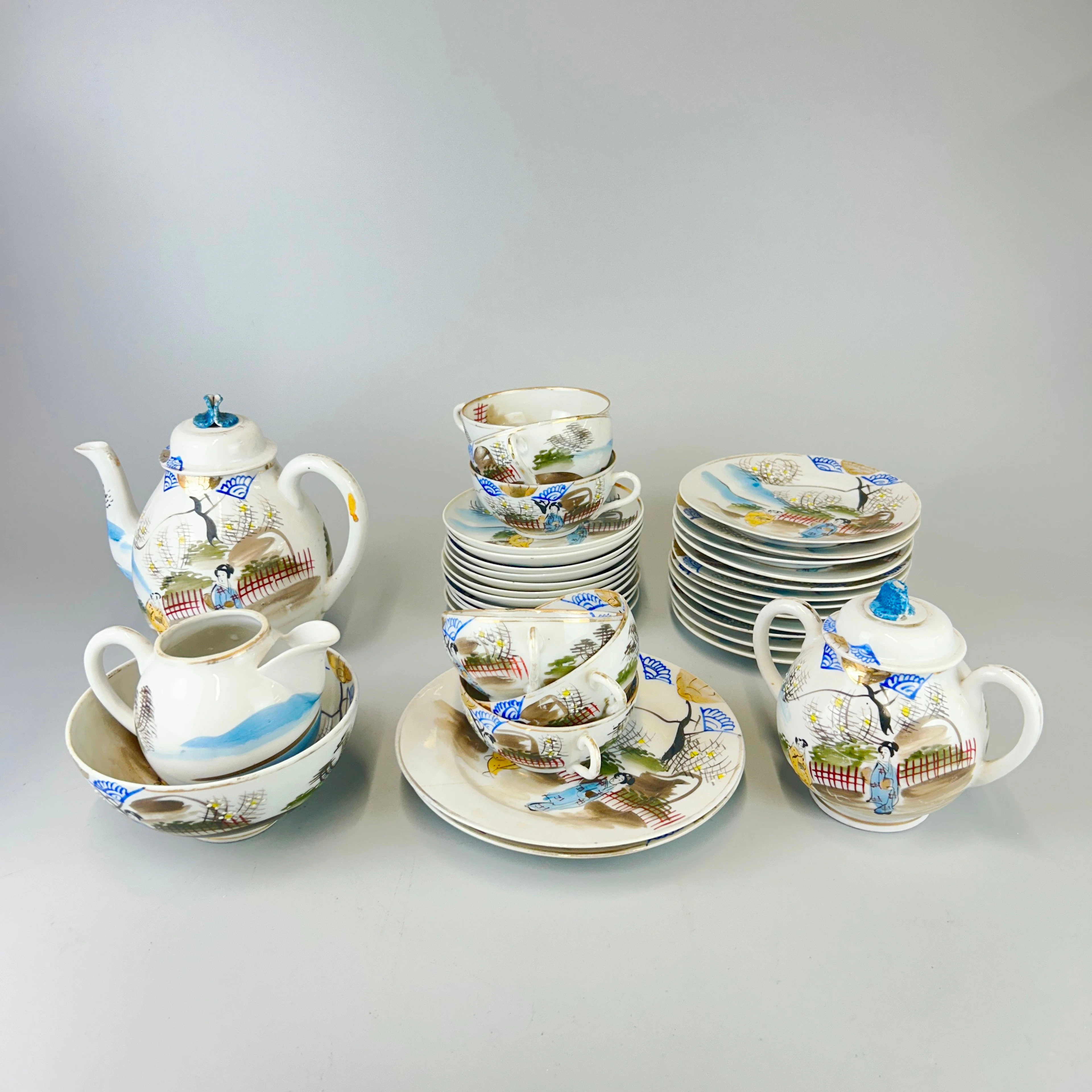 JAPANESE PORCELAIN TEA SET.