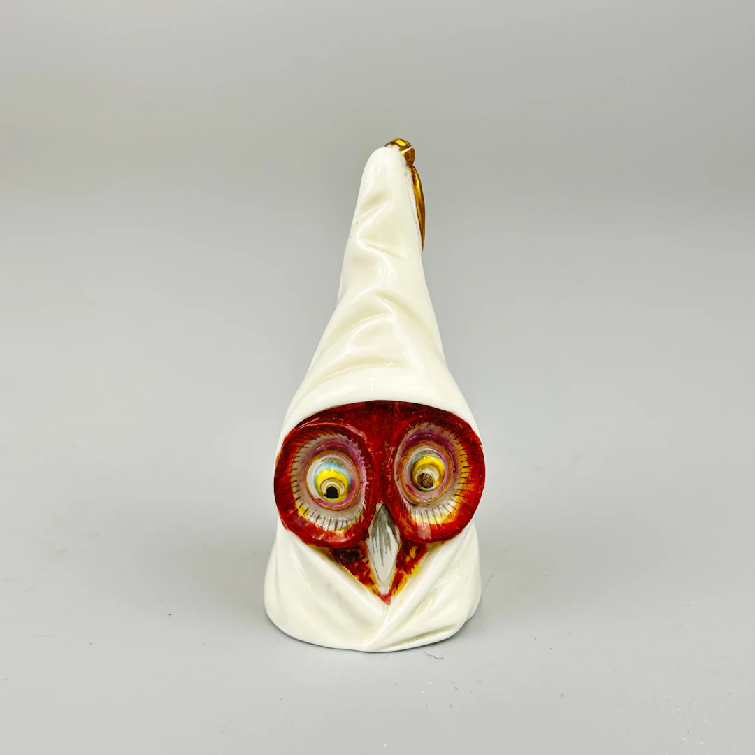 ROYAL WORCESTER CANDLE SNUFFER.