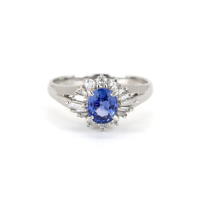 PLATINUM SAPPHIRE & DIAMOND RING.