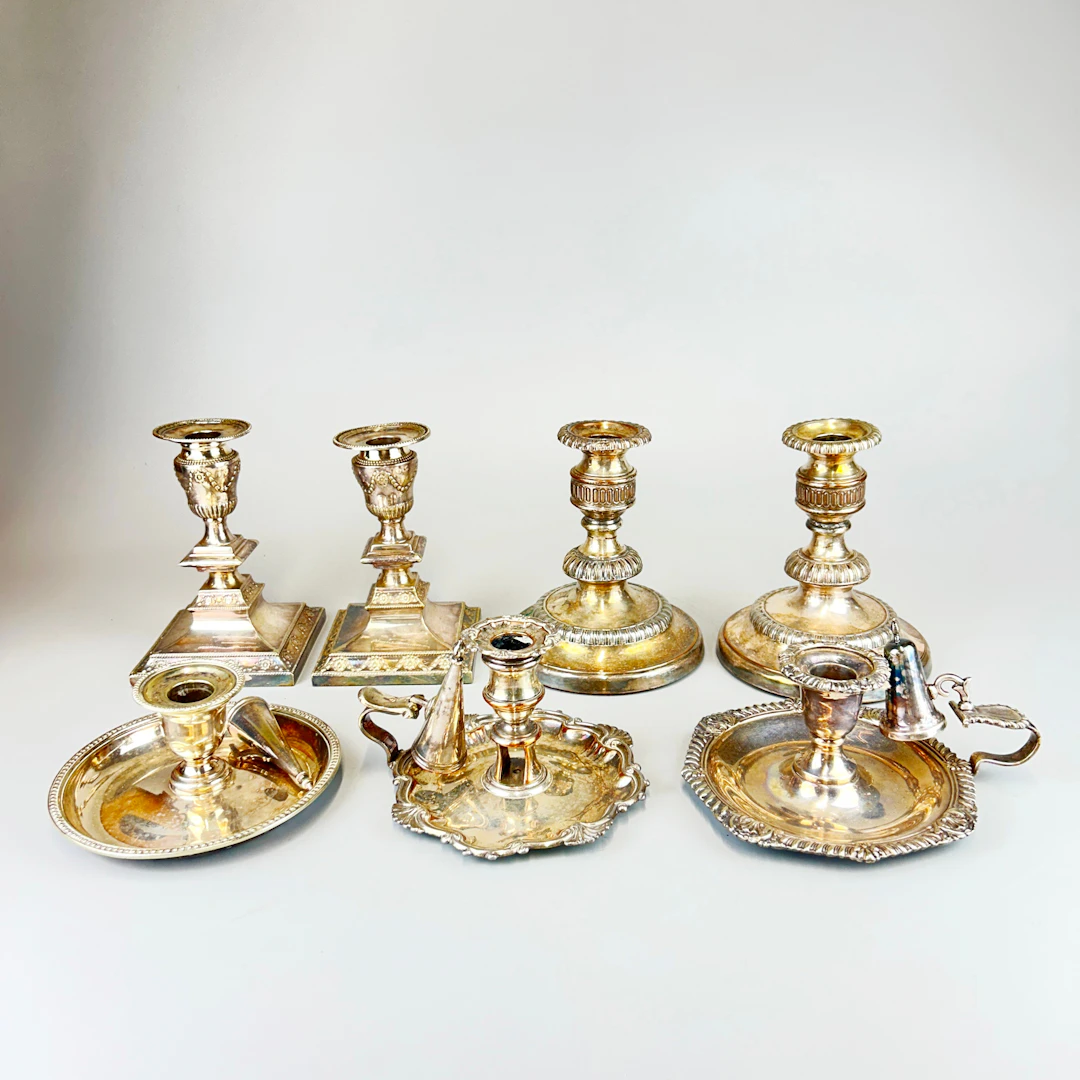 GROUP OF SILVERPLATE.