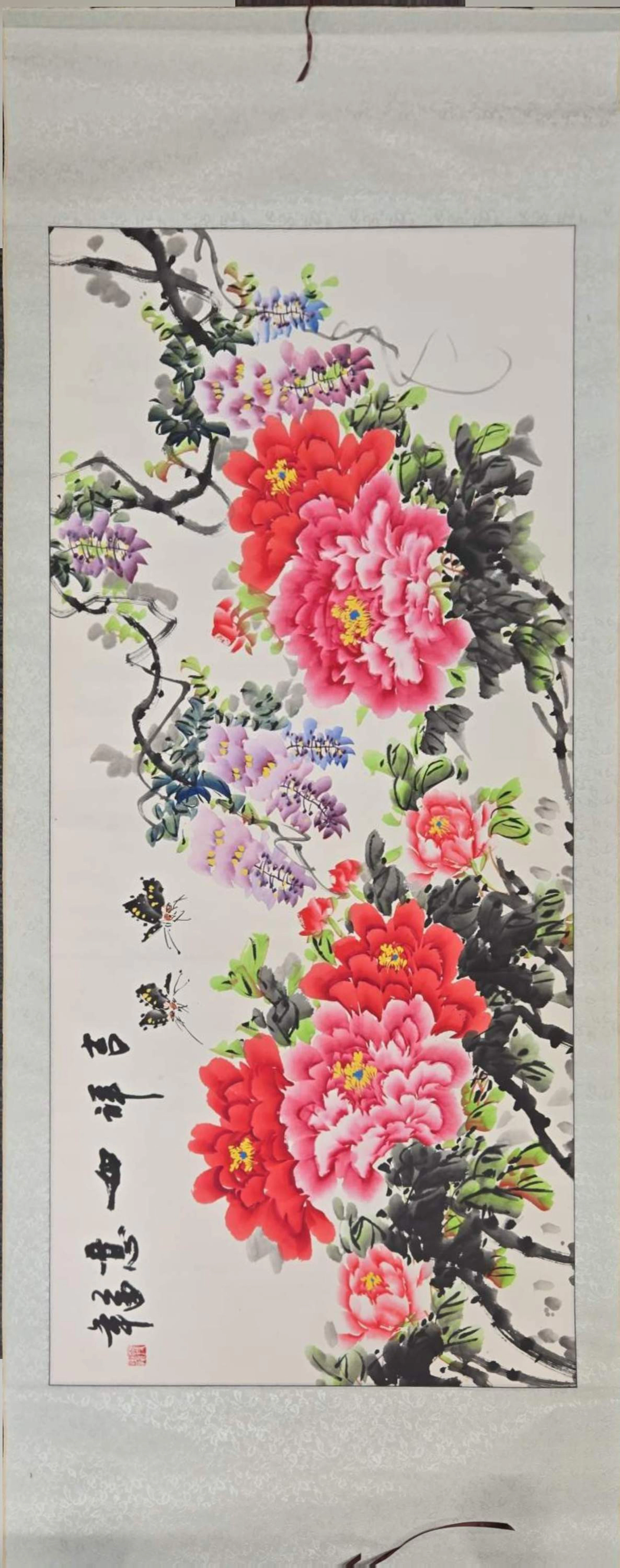 CHINESE WATERCOLOUR SCROLL OF FLOWERS.