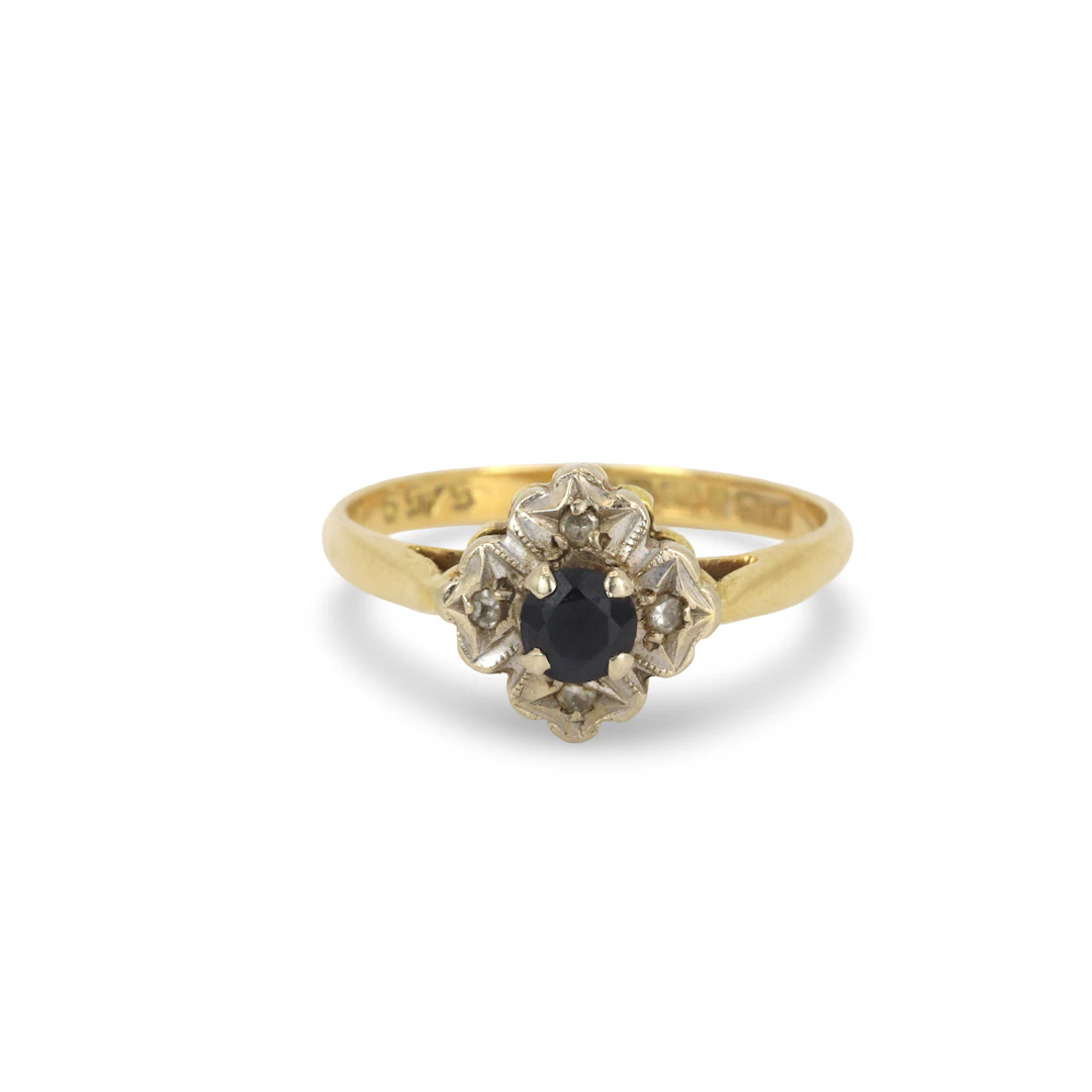 18CT SAPPHIRE & DIAMOND RING.