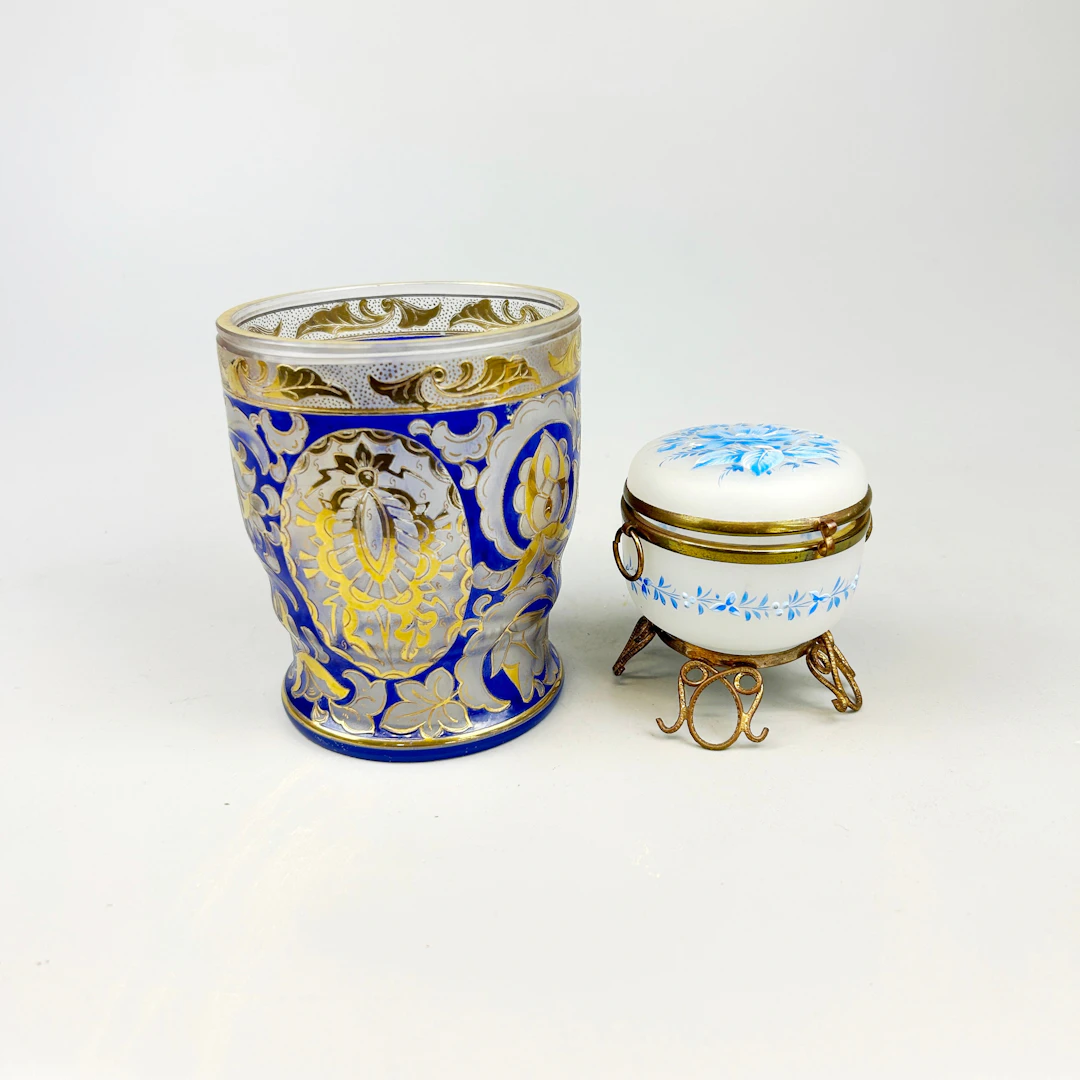 FINE BOHEMIAN GLASS GOBLET AND BOX.