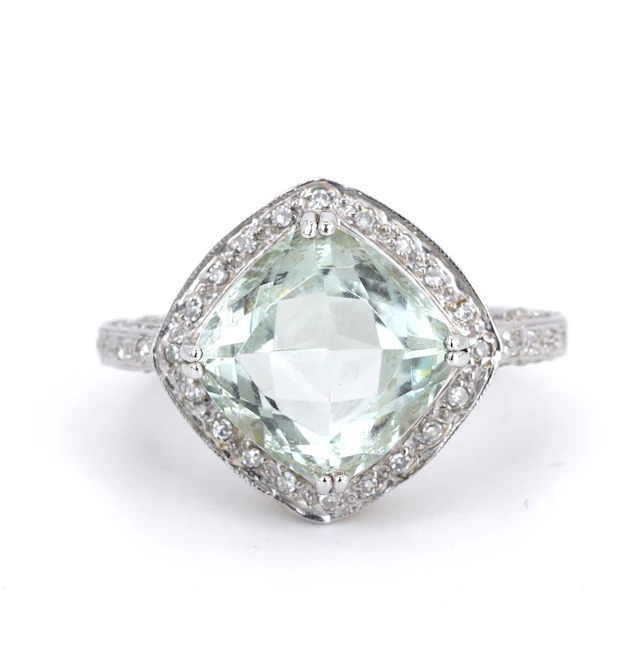 9CT GOLD GEMSTONE SET RING.